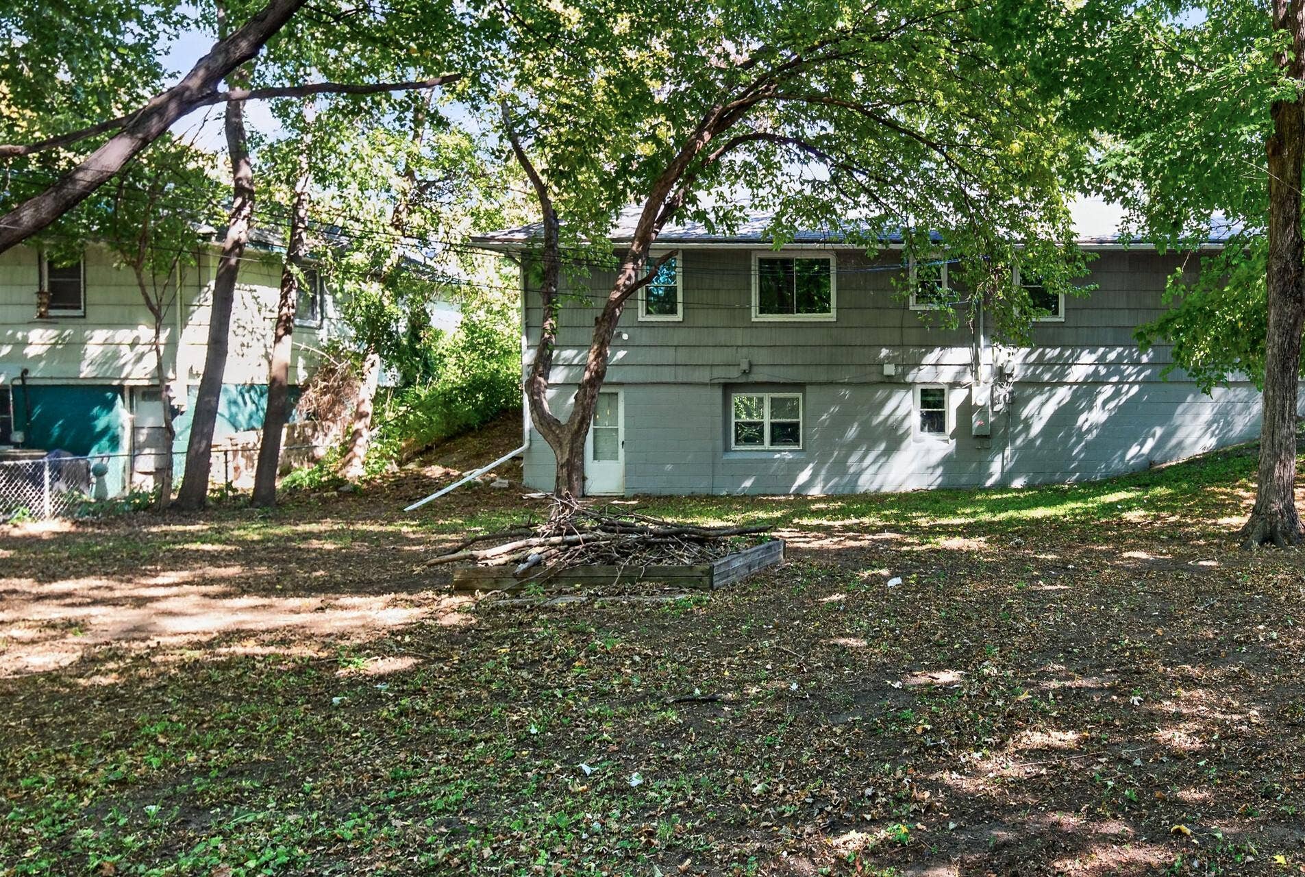 6913 Toledo Avenue N, Brooklyn Center, MN 55429 6913 Toledo Avenue N, Brooklyn Center, MN 55429