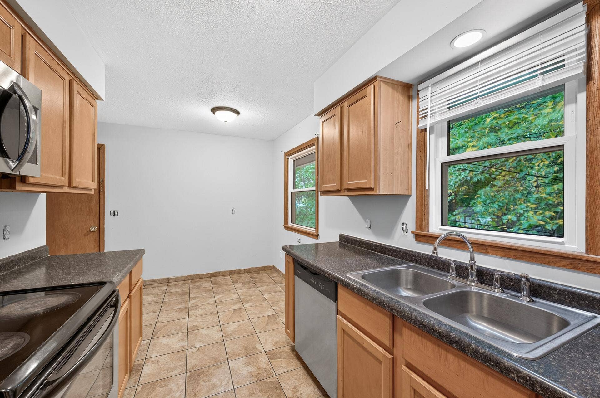 6913 Toledo Avenue N, Brooklyn Center, MN 55429 28_6913_Toledo11 (1)_mls.jpg