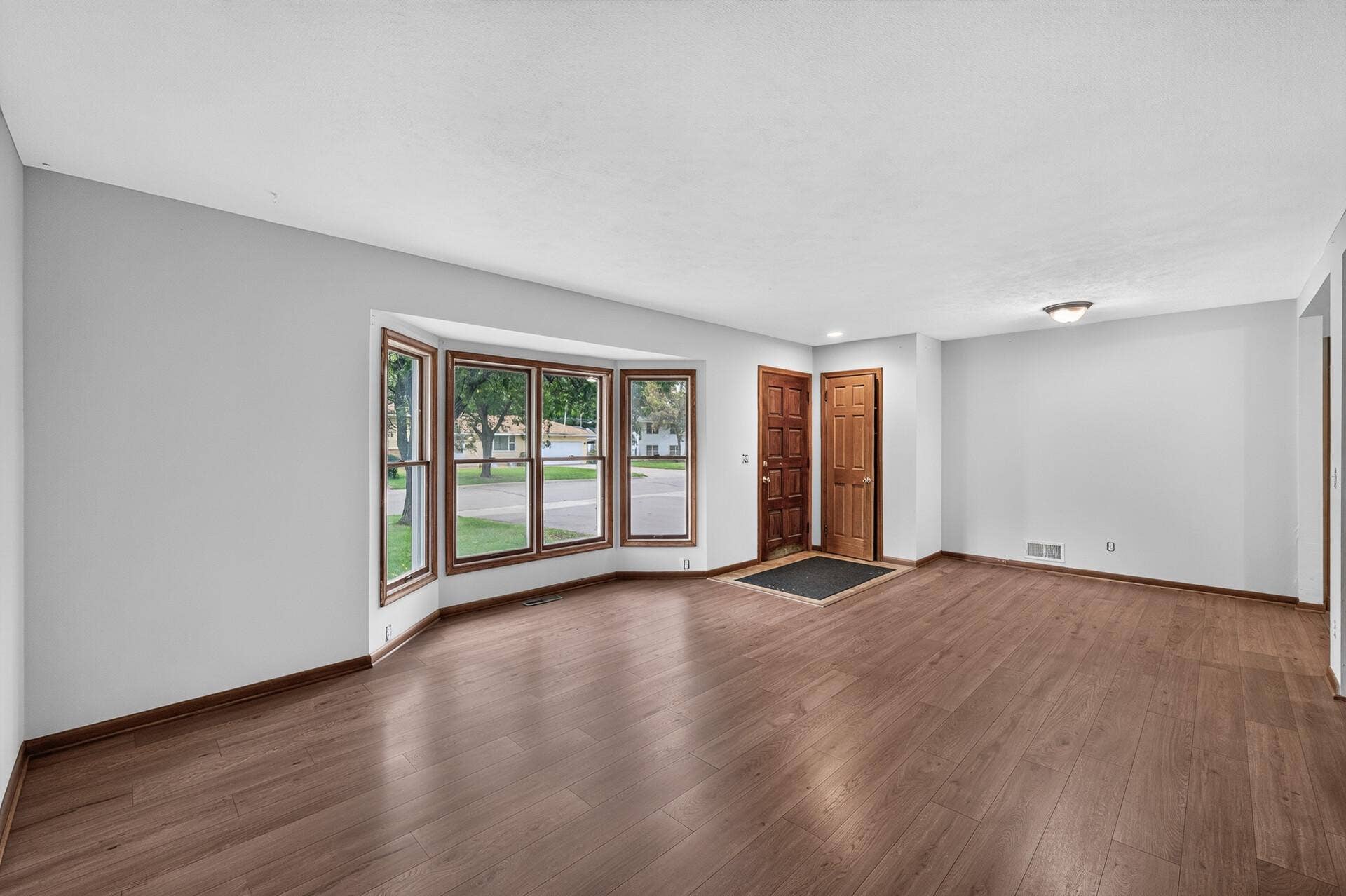 6913 Toledo Avenue N, Brooklyn Center, MN 55429 19_6913_Toledo3 (1)_mls.jpg