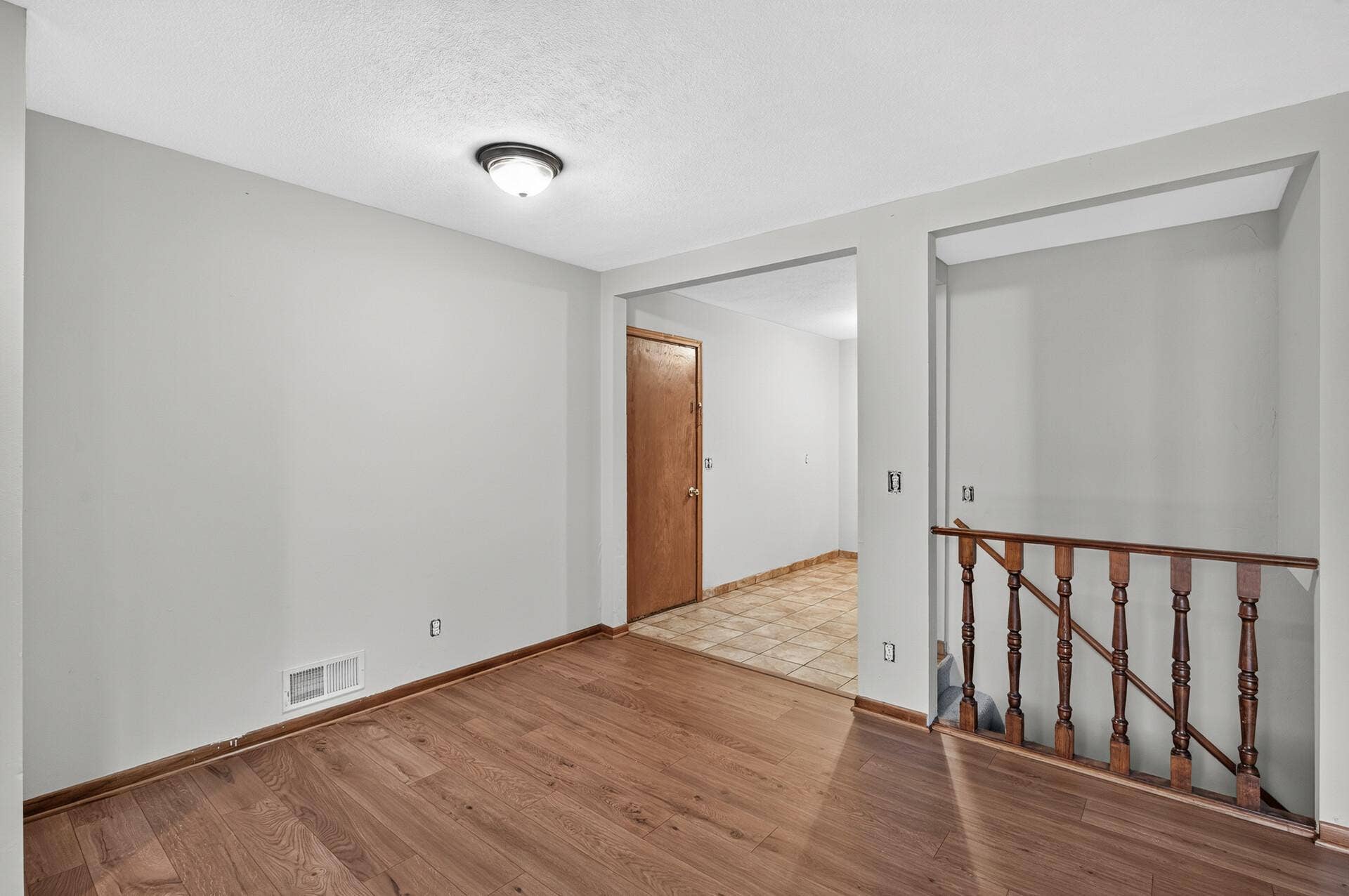6913 Toledo Avenue N, Brooklyn Center, MN 55429 21_6913_Toledo5 (1)_mls.jpg