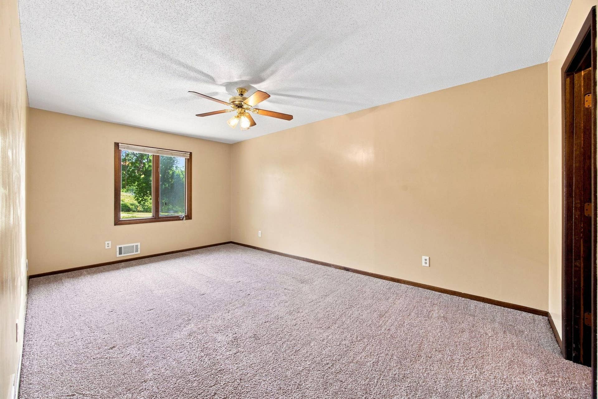 14363 91st Place N, Maple Grove, MN 55369 14363 91st Place N, Maple Grove, MN 55369