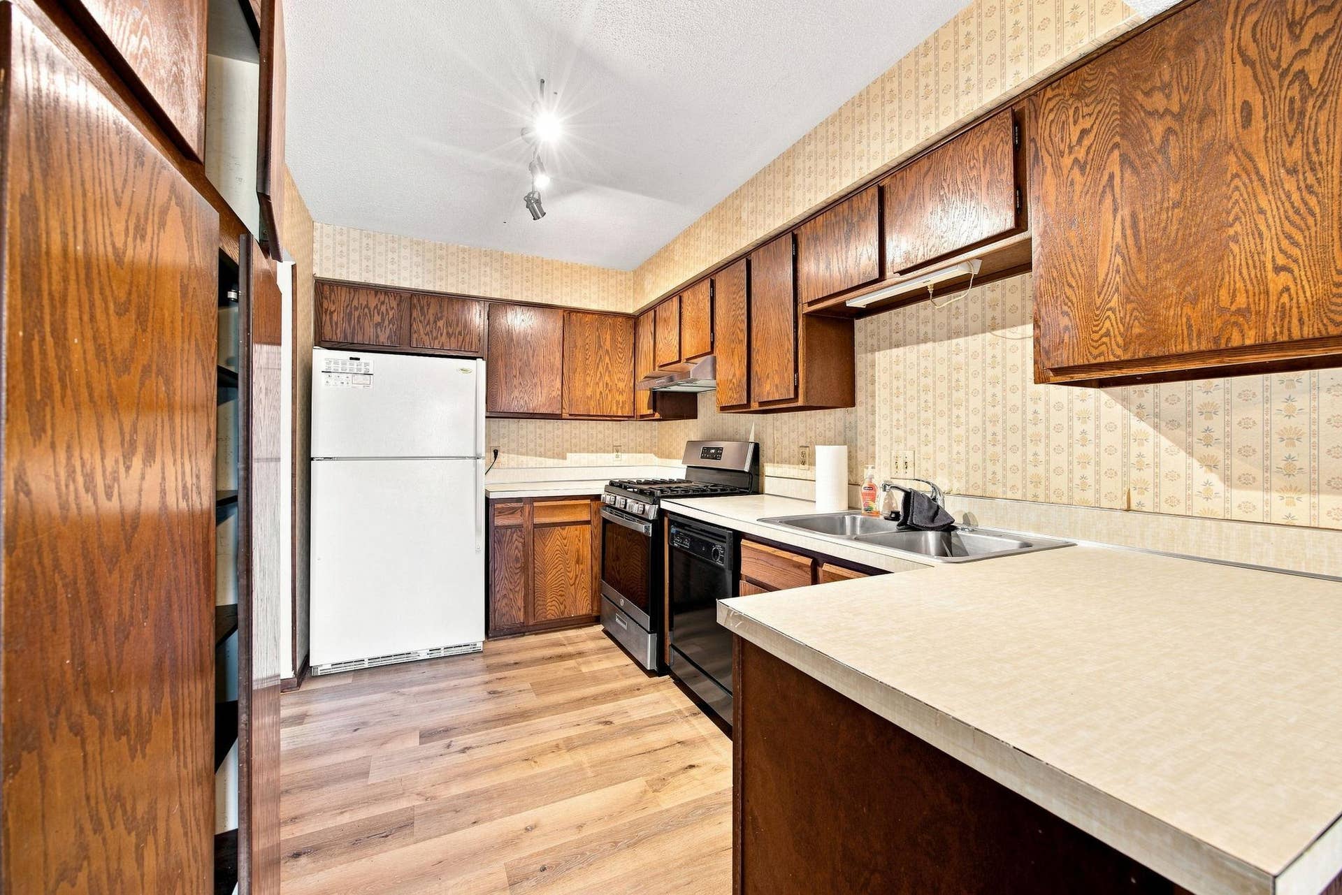 14363 91st Place N, Maple Grove, MN 55369 14363 91st Place N, Maple Grove, MN 55369