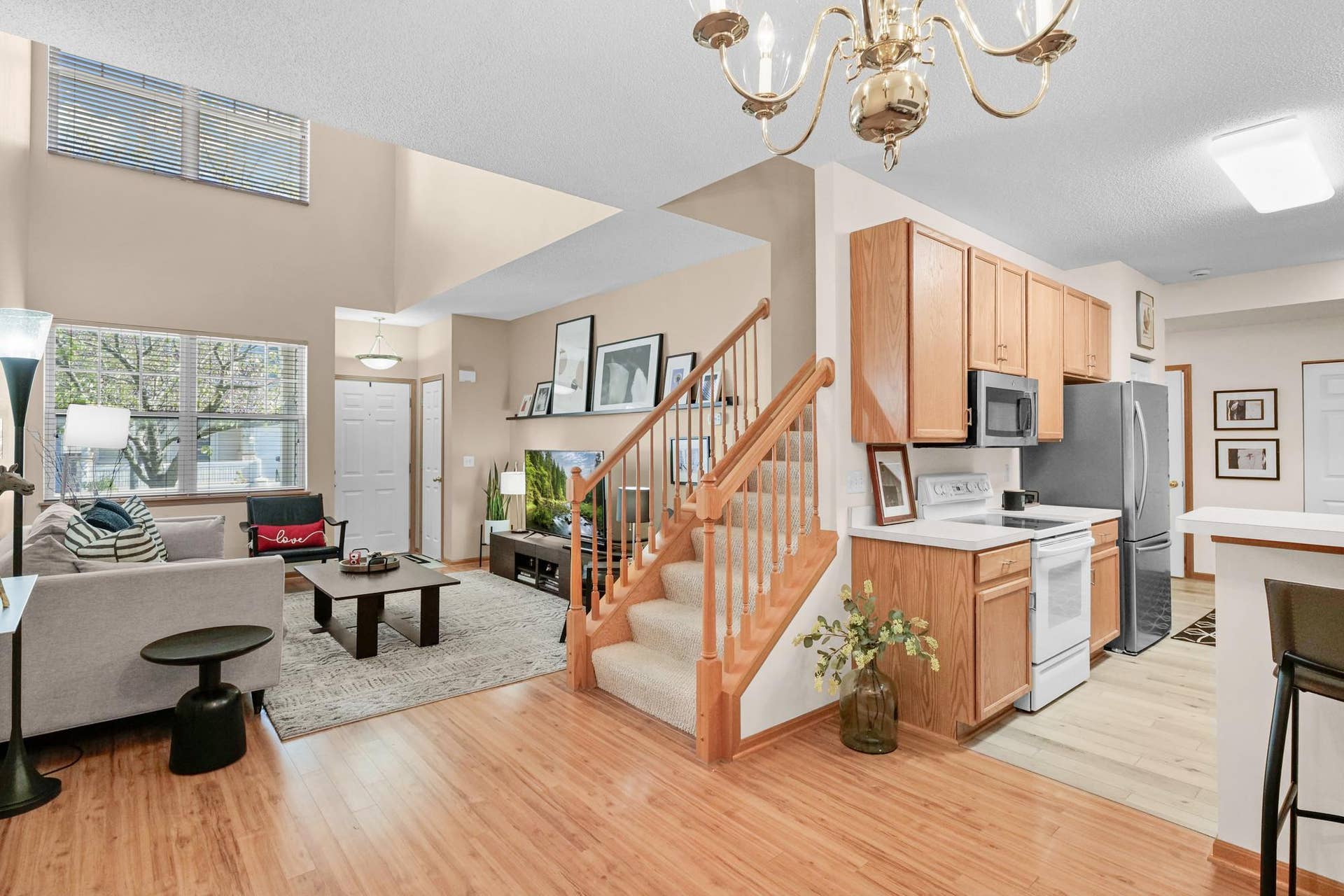 9153 Holly Lane N, Maple Grove, MN 55311 9153 Holly Lane N, Maple Grove, MN 55311