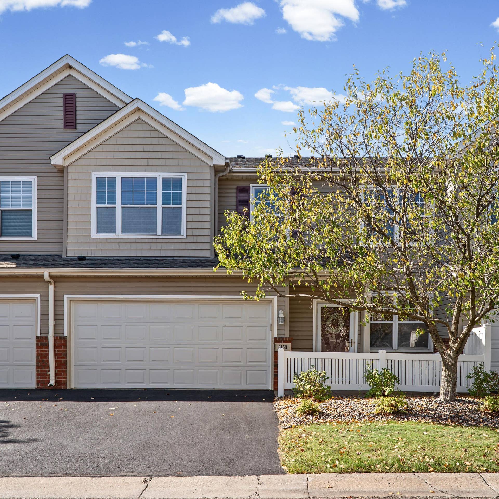 9153 Holly Lane N, Maple Grove, MN 55311 9153 Holly Lane N, Maple Grove, MN 55311