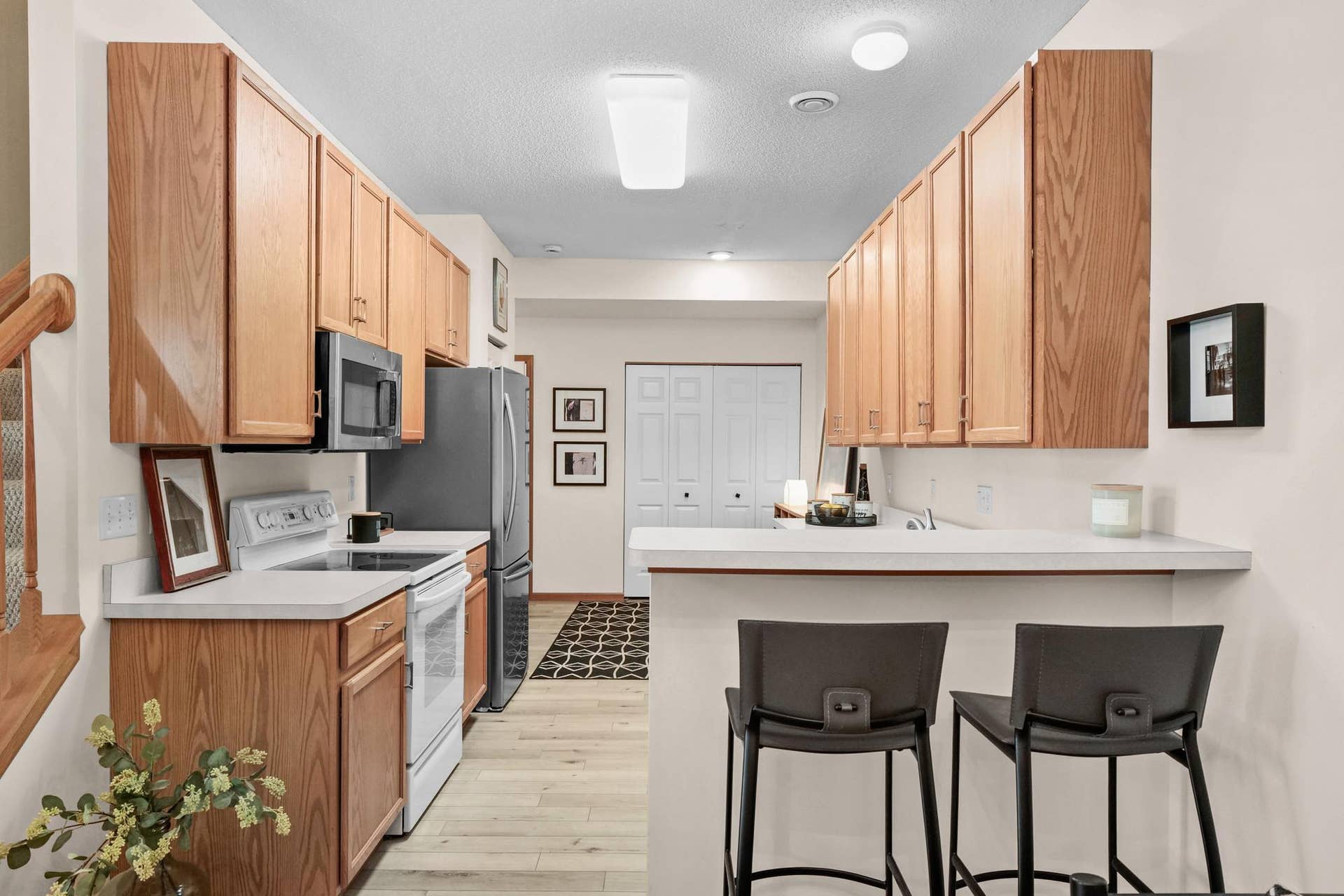 9153 Holly Lane N, Maple Grove, MN 55311 9153 Holly Lane N, Maple Grove, MN 55311