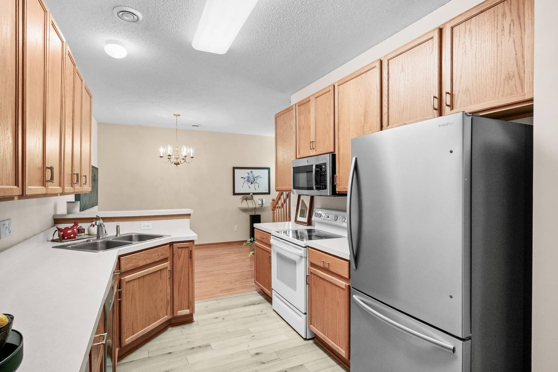 9153 Holly Lane N, Maple Grove, MN 55311 9153 Holly Lane N, Maple Grove, MN 55311