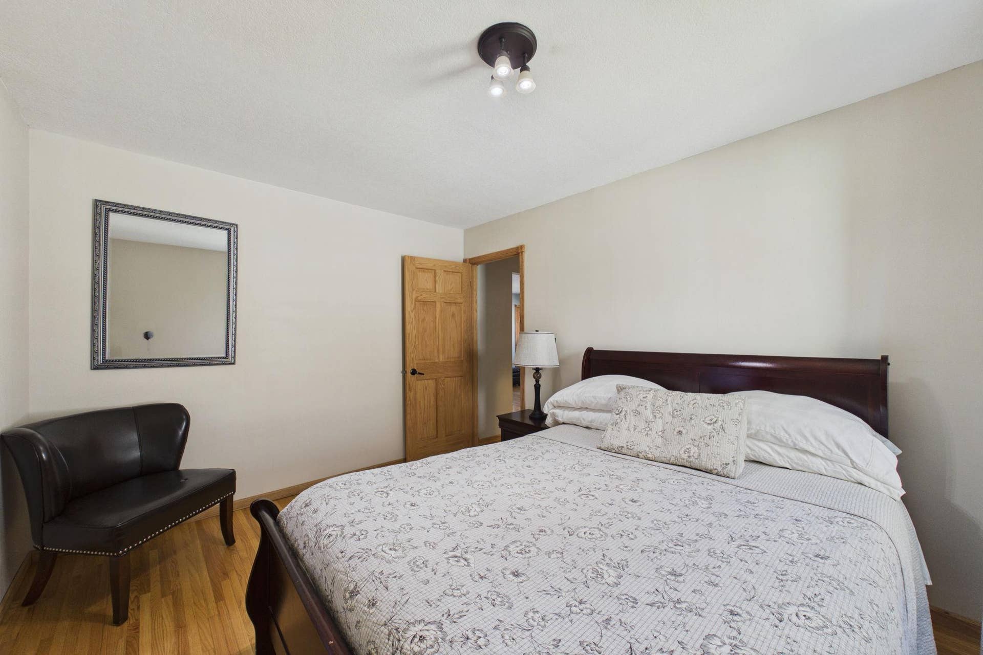 186 Hurley Street E, West Saint Paul, MN 55118 Main level bedroom #2