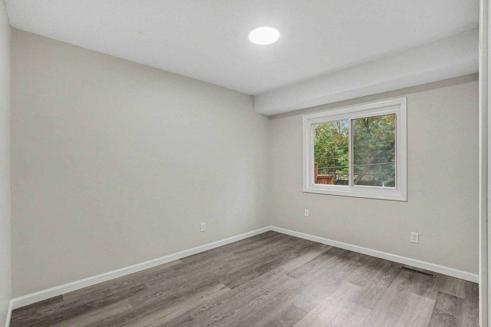 5315 Angeline Avenue N, Crystal, MN 55429 015_file_2170.jpg