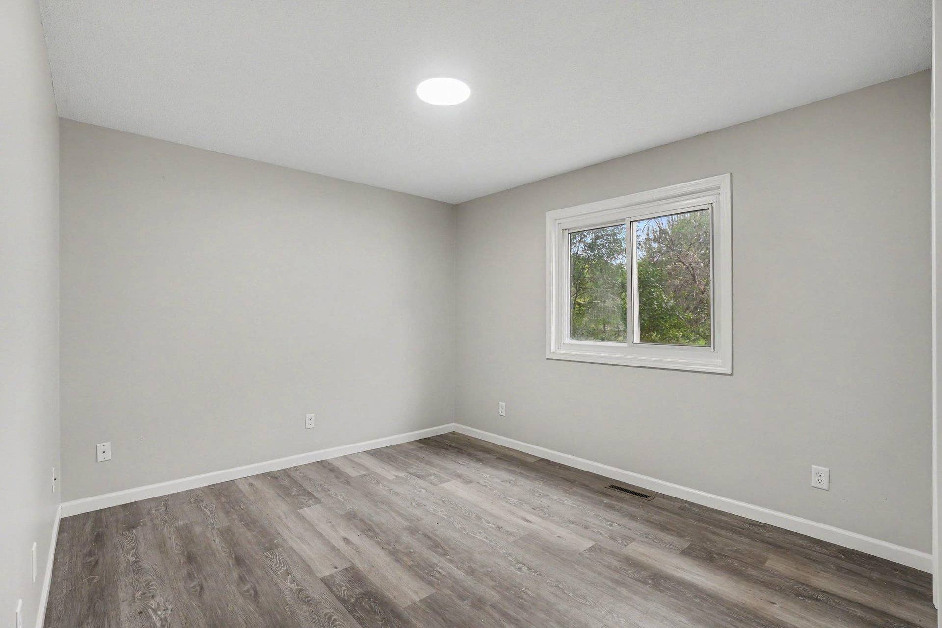 5315 Angeline Avenue N, Crystal, MN 55429 014_file_8313.jpg