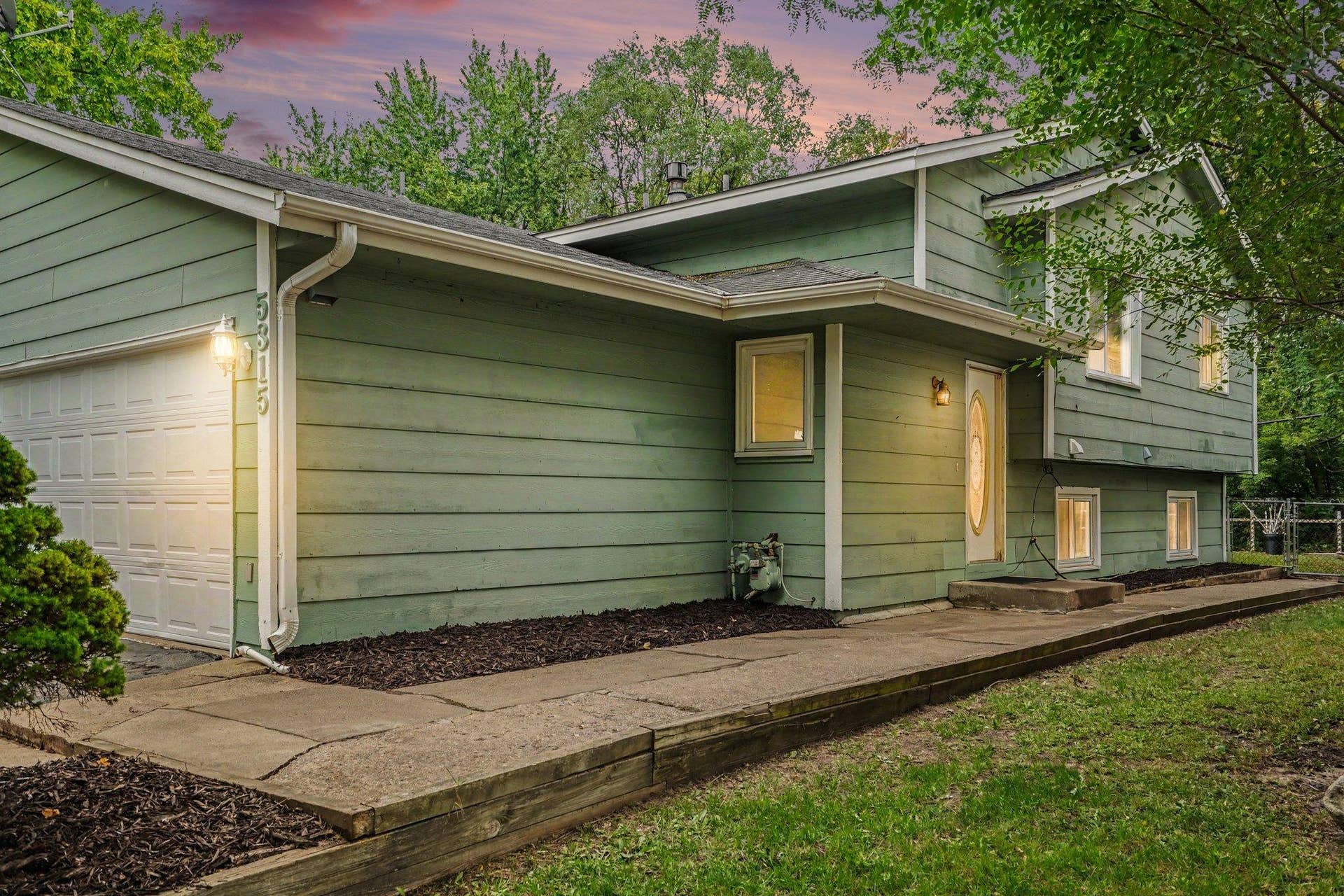 5315 Angeline Avenue N, Crystal, MN 55429 001_file_3215.jpg