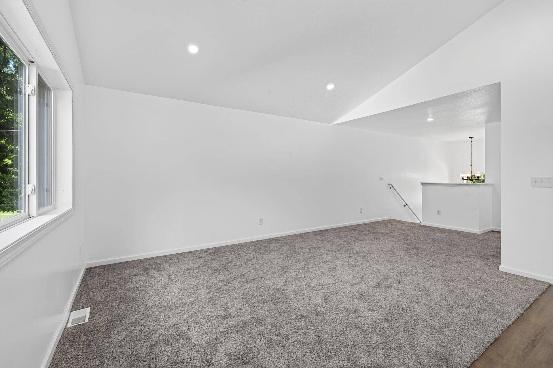 926 Galtier Street, 97, Saint Paul, MN 55117 08_926_Galtier8_mls.jpg