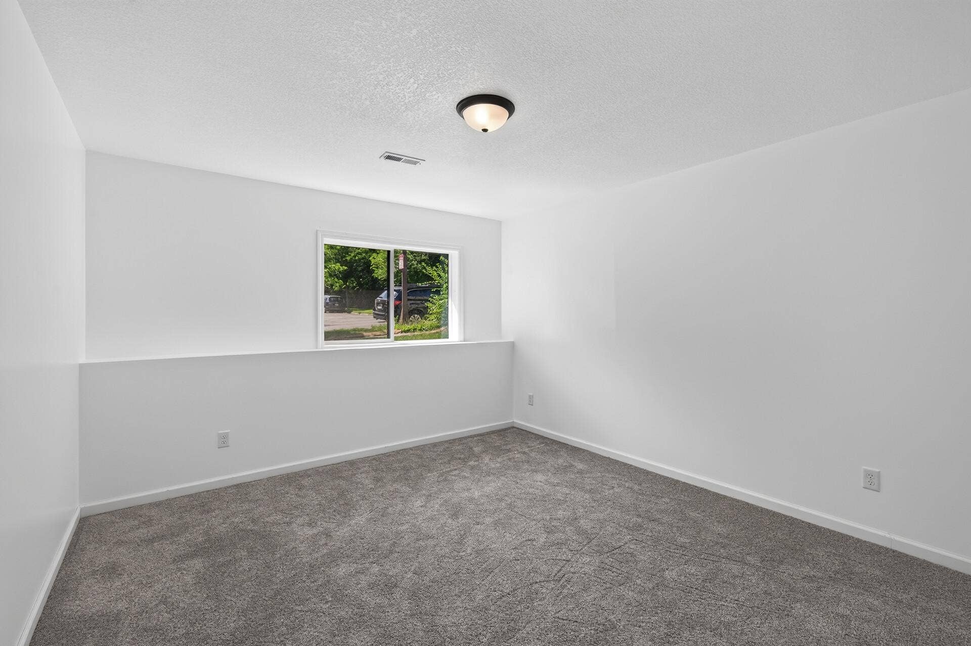 926 Galtier Street, 97, Saint Paul, MN 55117 24_926_Galtier24_mls.jpg