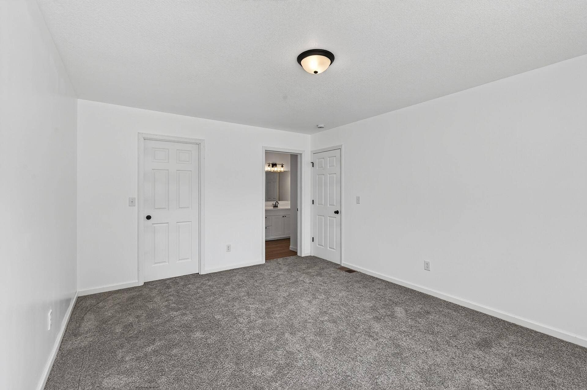 926 Galtier Street, 97, Saint Paul, MN 55117 18_926_Galtier18_mls.jpg