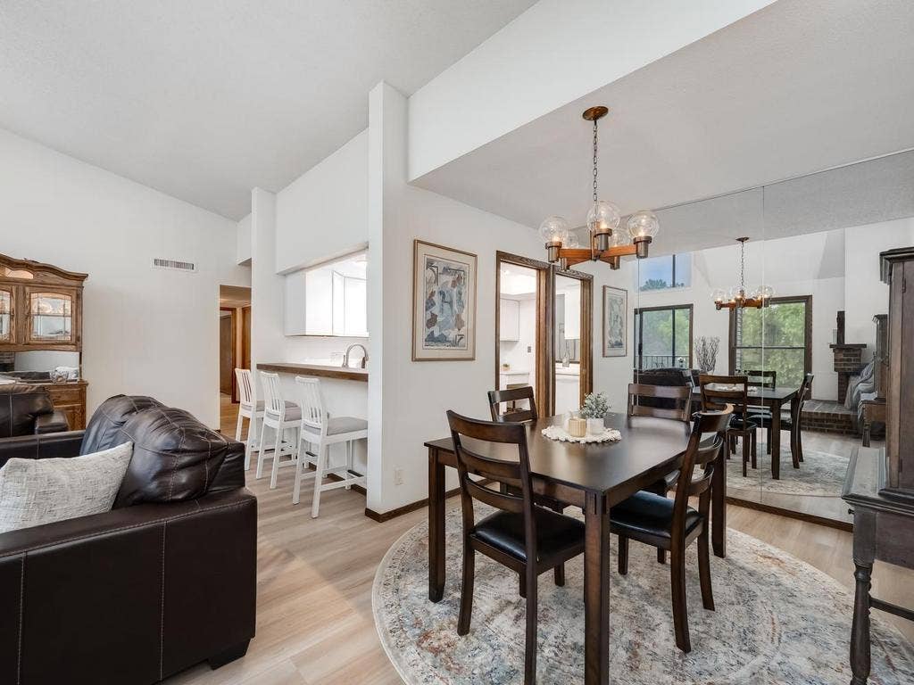 9700 Portland Avenue S, #331, Bloomington, MN 55420 010-050-Dining Room-1024x768.jpg