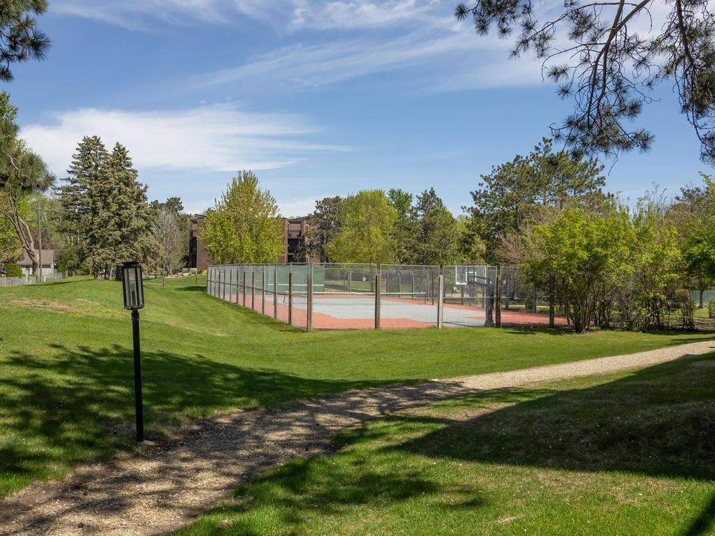 9700 Portland Avenue S, #331, Bloomington, MN 55420 031-002-Courtyard-1024x768.jpg