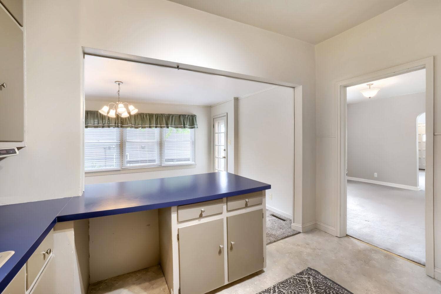 6051 Upper 46th Street N, Oakdale, MN 55128 6051 upper 46th Street N - Web Quality - 018 - 18 Kitchen.jpg