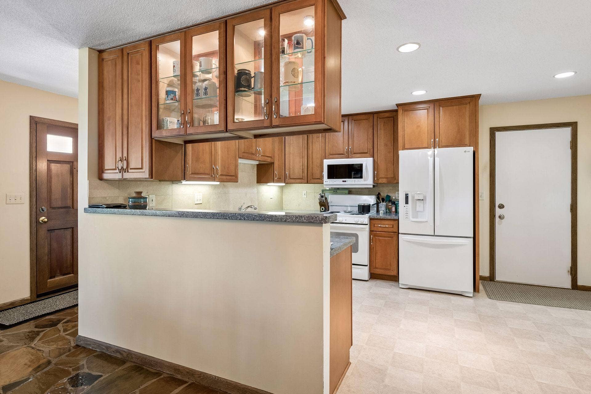 5000 Normandale Hglds Drive, Bloomington, MN 55437 5000 Normandale Hglds Drive, Bloomington, MN 55437