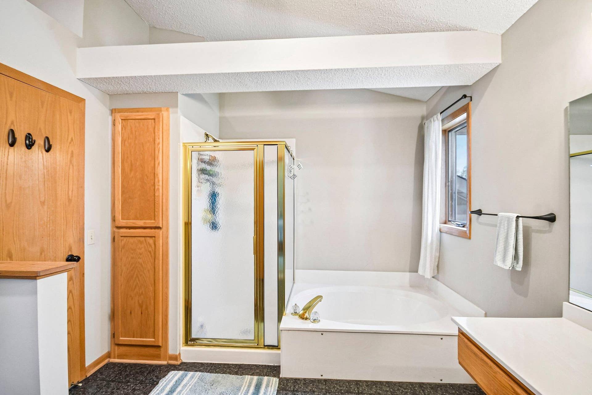 1075 Fallbrook Lane, Woodbury, MN 55125 33-web-or-mls-Fallbrook Ln-S2909-033.jpg