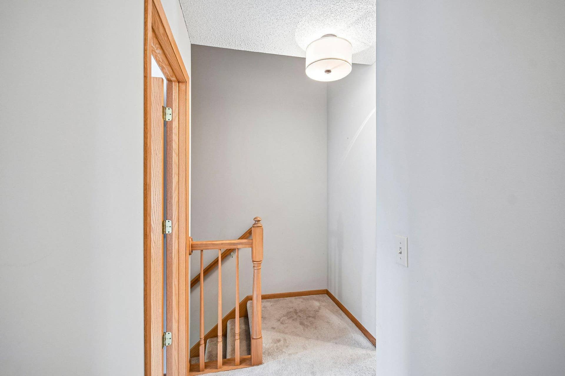 1075 Fallbrook Lane, Woodbury, MN 55125 23-web-or-mls-Fallbrook Ln-S2909-023.jpg