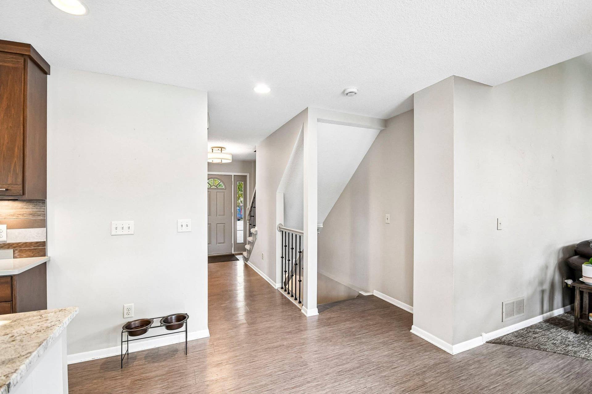 1075 Fallbrook Lane, Woodbury, MN 55125 15-web-or-mls-Fallbrook Ln-S2909-015.jpg