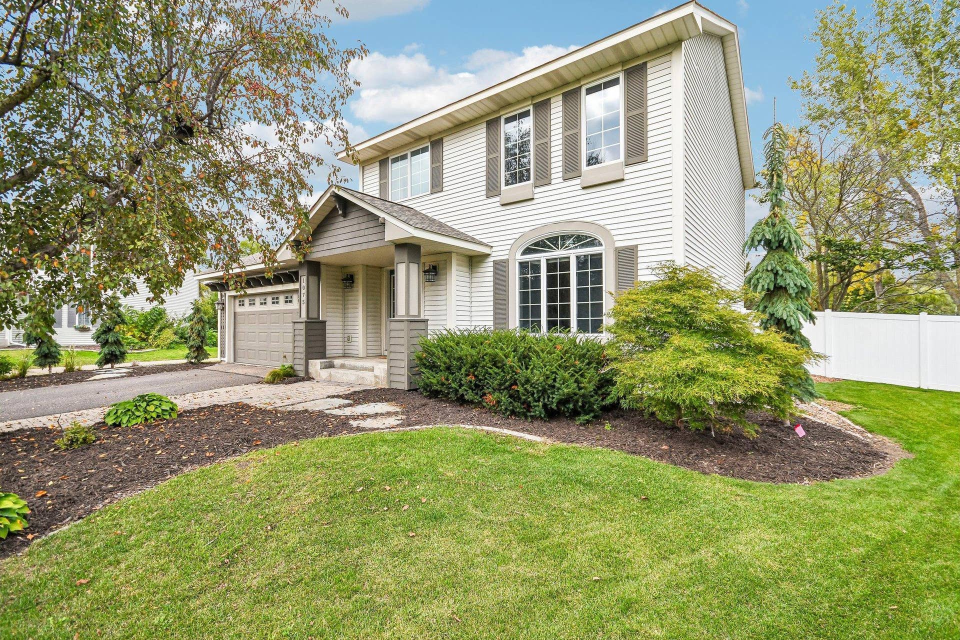 1075 Fallbrook Lane, Woodbury, MN 55125 5-web-or-mls-Fallbrook Ln-S2909-005.jpg