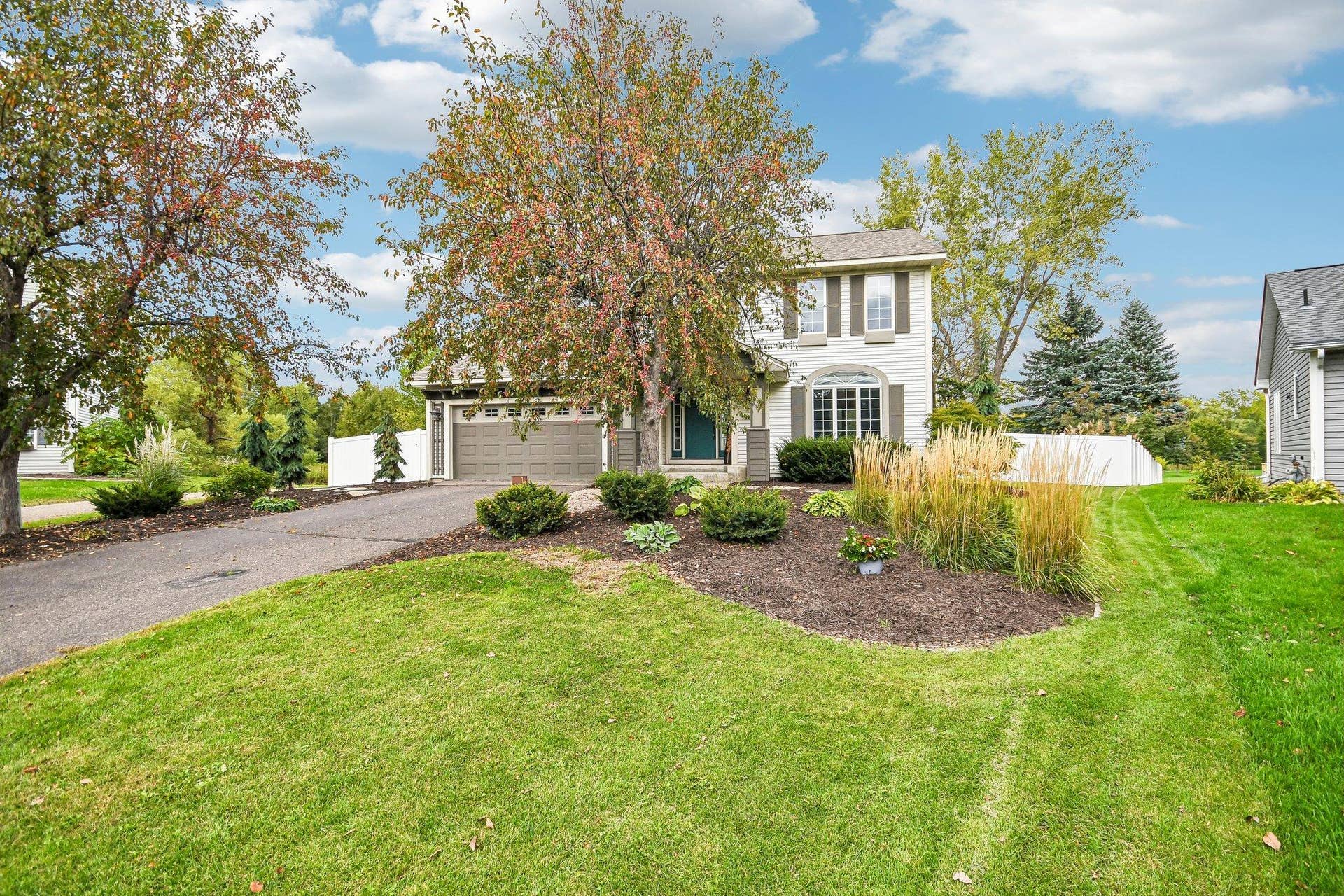 1075 Fallbrook Lane, Woodbury, MN 55125 4-web-or-mls-Fallbrook Ln-S2909-004.jpg