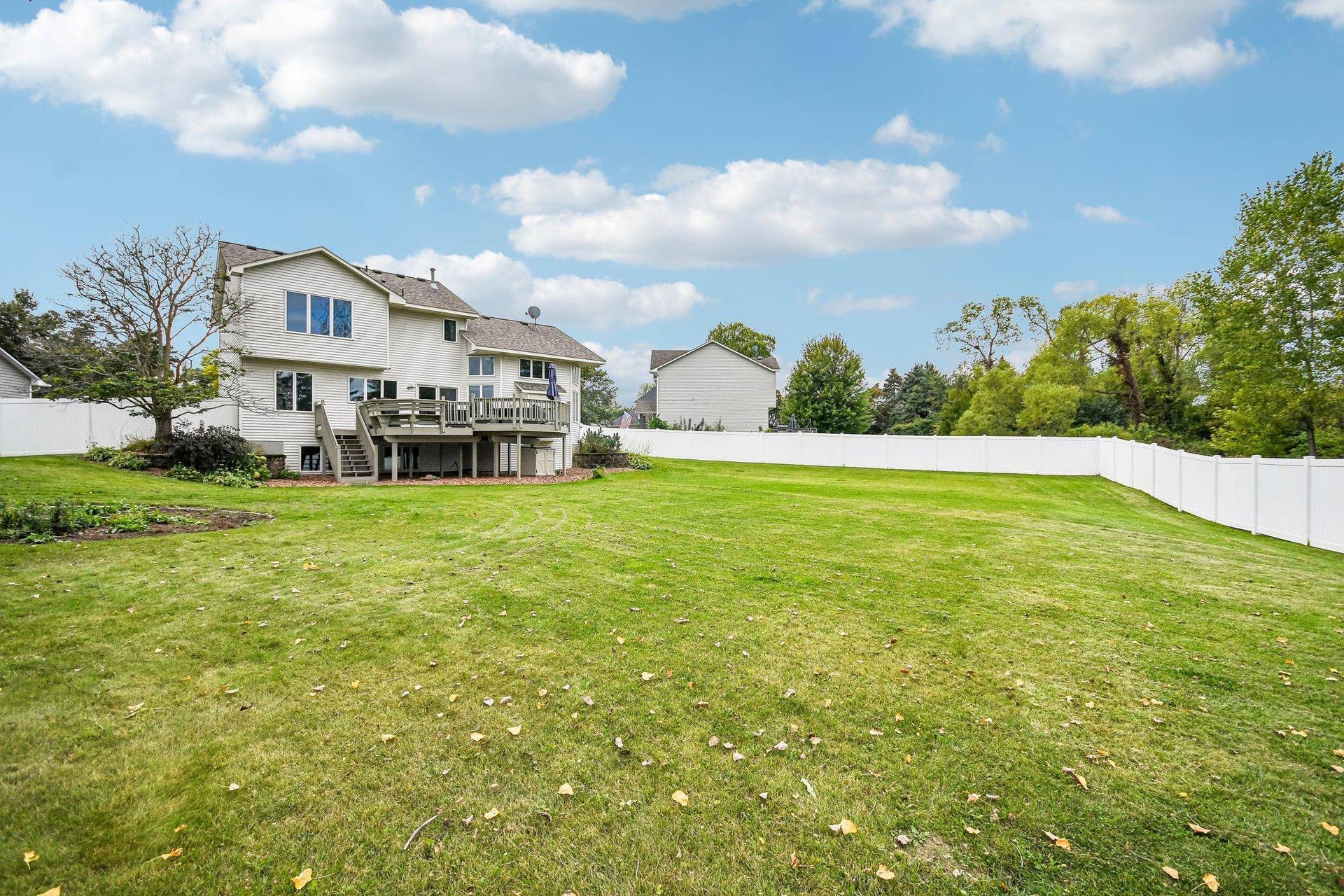 1075 Fallbrook Lane, Woodbury, MN 55125 51-web-or-mls-Fallbrook Ln-S2909-051.jpg