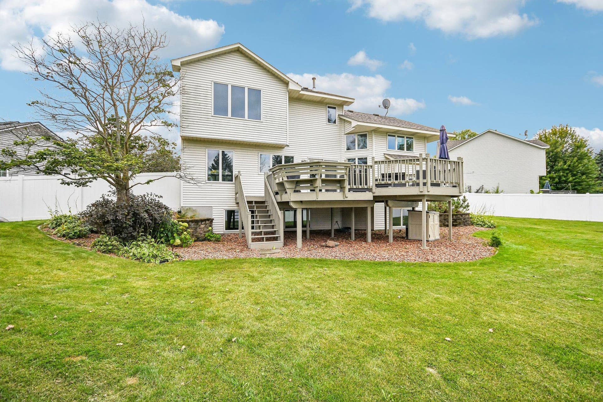 1075 Fallbrook Lane, Woodbury, MN 55125 47-web-or-mls-Fallbrook Ln-S2909-047.jpg