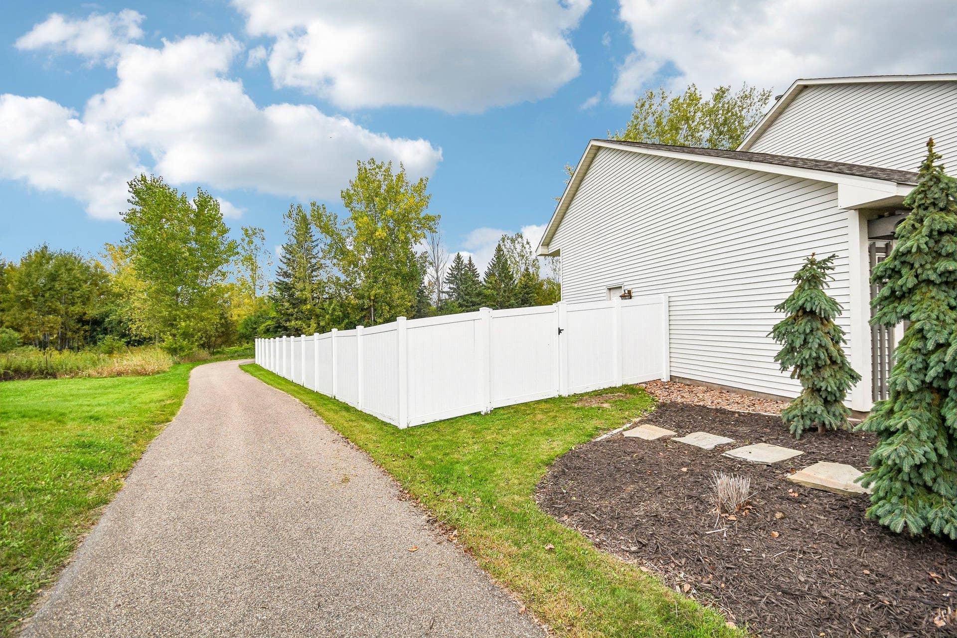 1075 Fallbrook Lane, Woodbury, MN 55125 7-web-or-mls-Fallbrook Ln-S2909-007.jpg