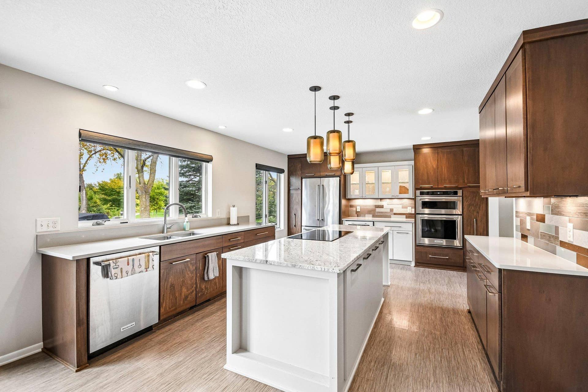 1075 Fallbrook Lane, Woodbury, MN 55125 14-web-or-mls-Fallbrook Ln-S2909-014.jpg