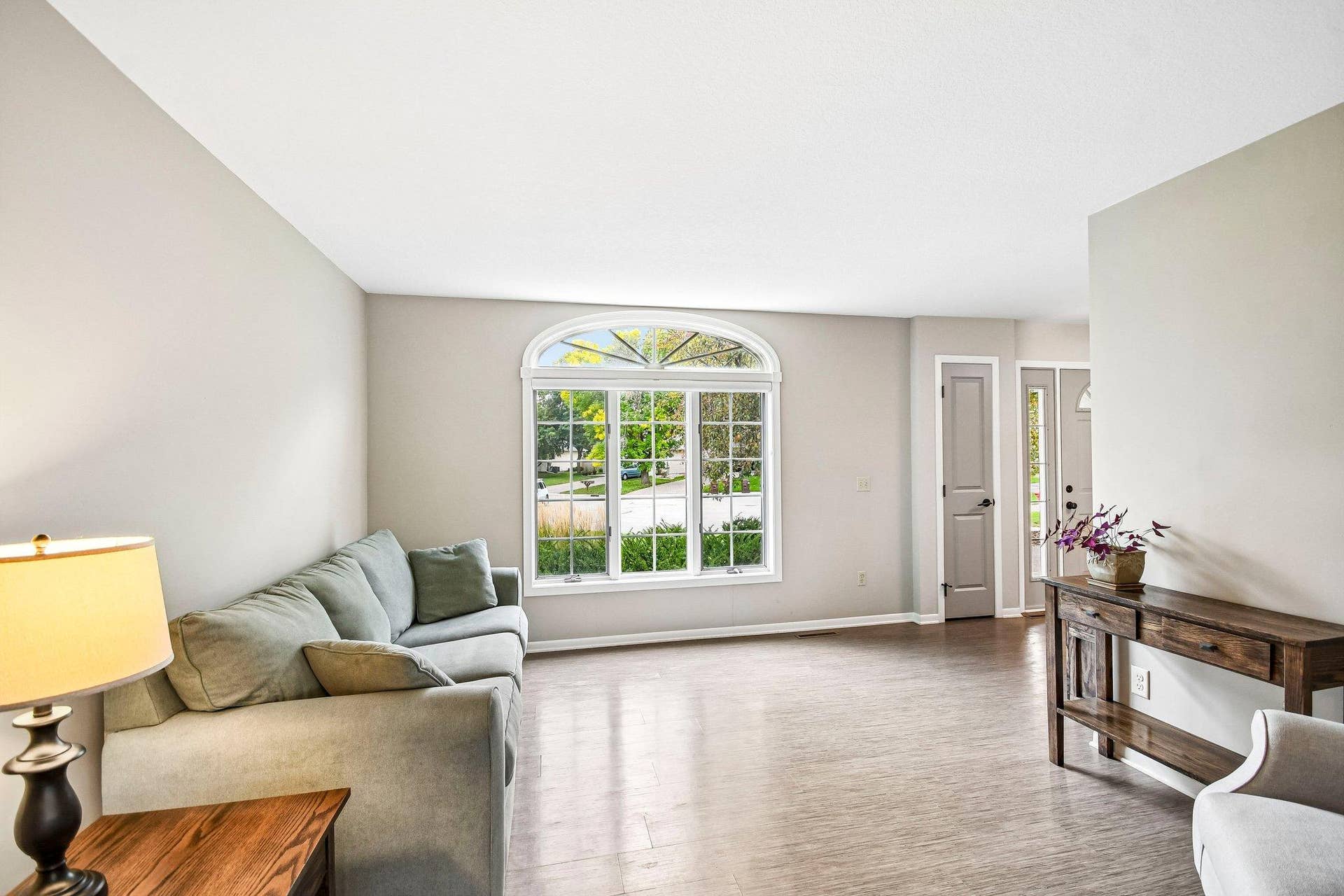1075 Fallbrook Lane, Woodbury, MN 55125 19-web-or-mls-Fallbrook Ln-S2909-019.jpg
