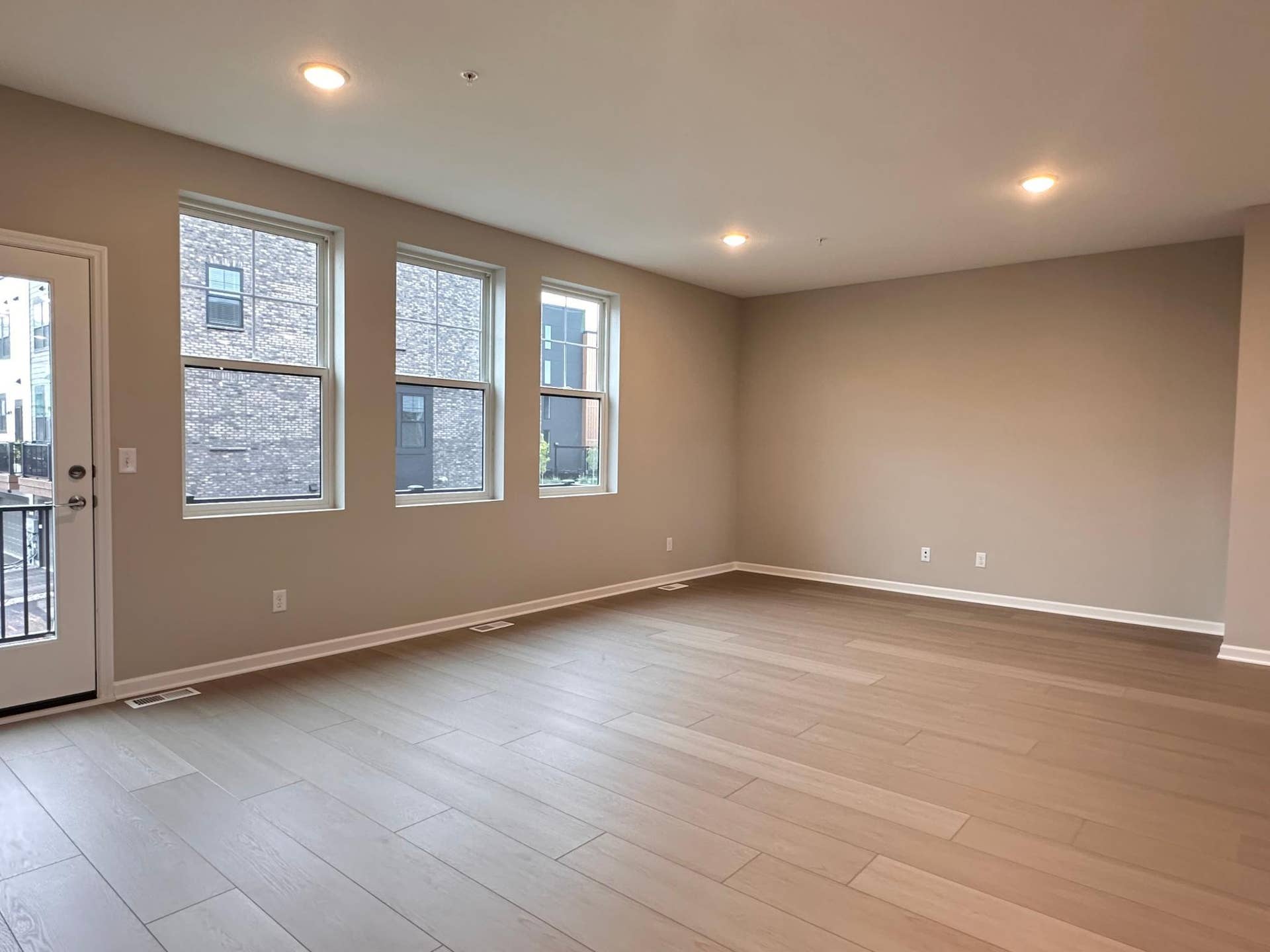 2277 Beechwood Avenue, 94, Saint Paul, MN 55116