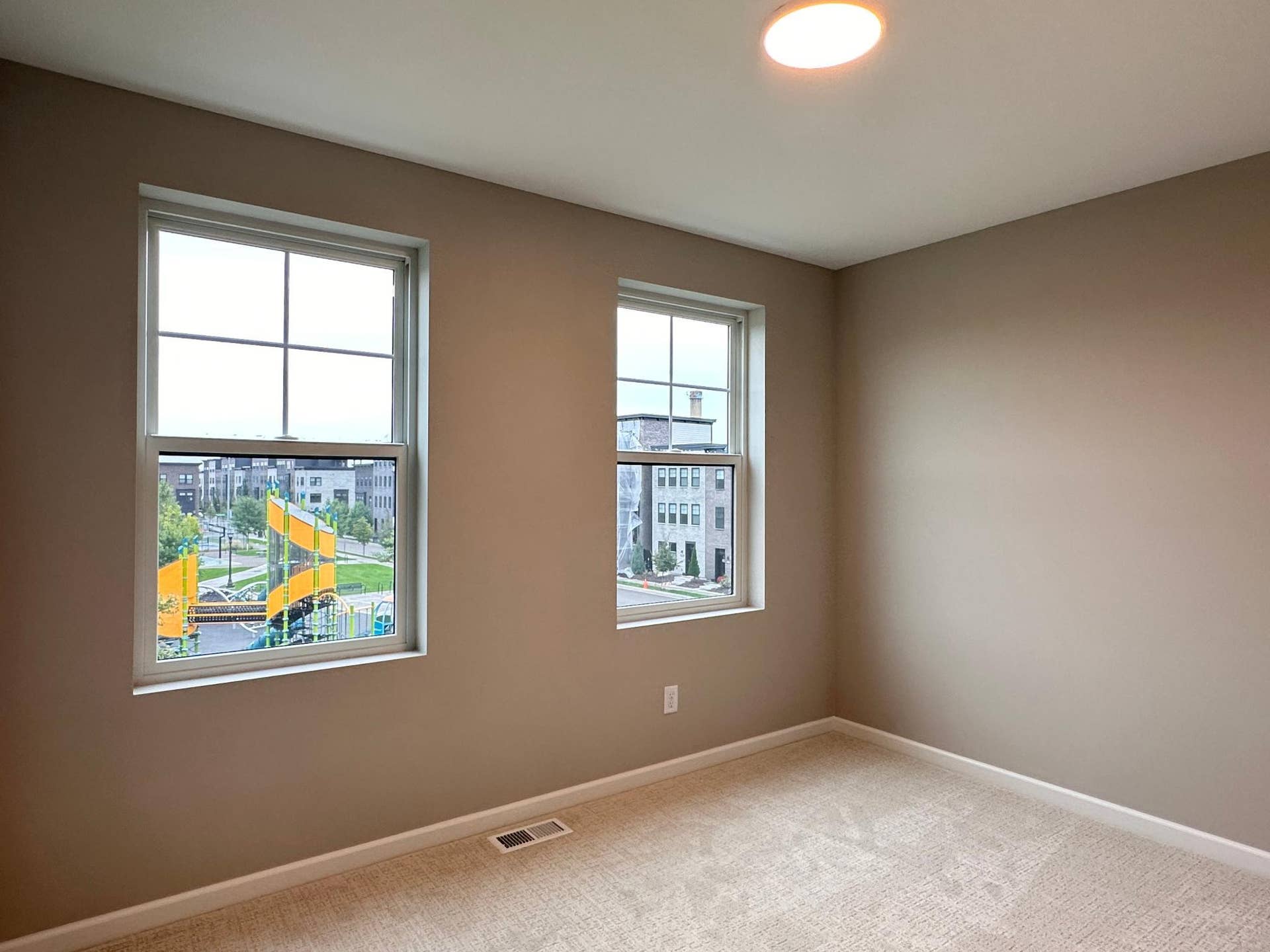 2277 Beechwood Avenue, 94, Saint Paul, MN 55116