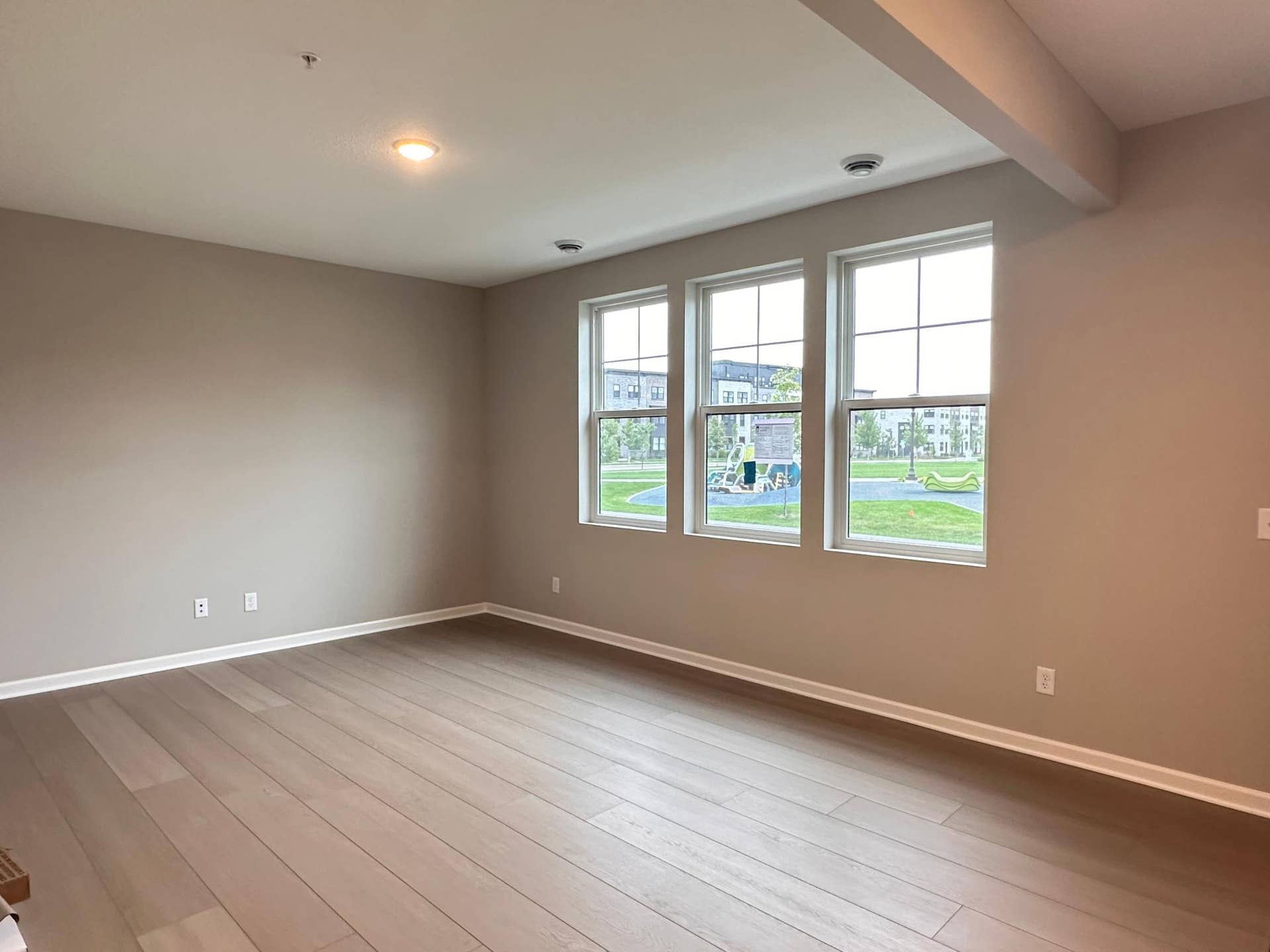 2277 Beechwood Avenue, 94, Saint Paul, MN 55116