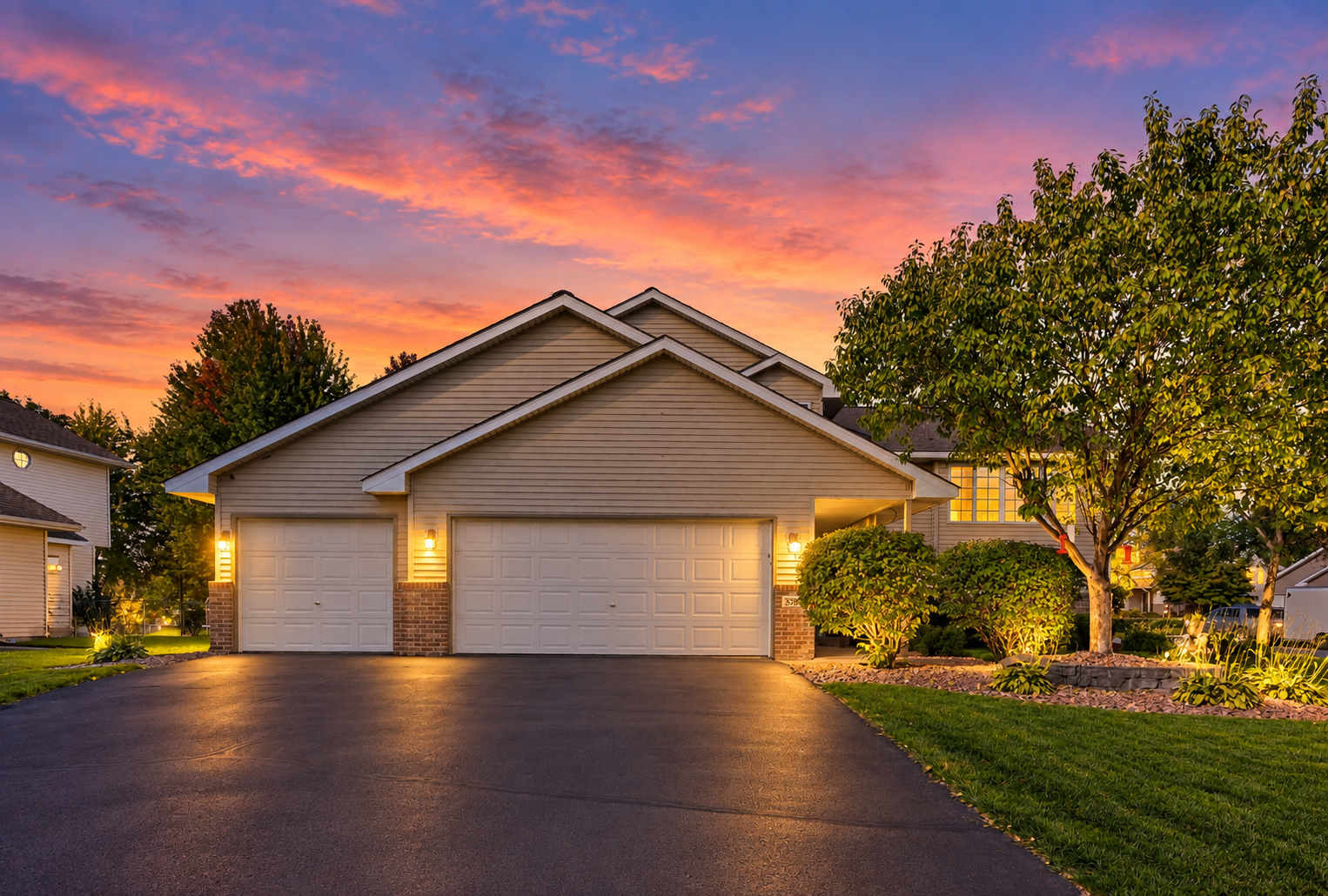 3765 Woodside Drive, Monticello, MN 55362 Welcome to this beautifully updated home in Monticello's highly desirable Groveland Addition!