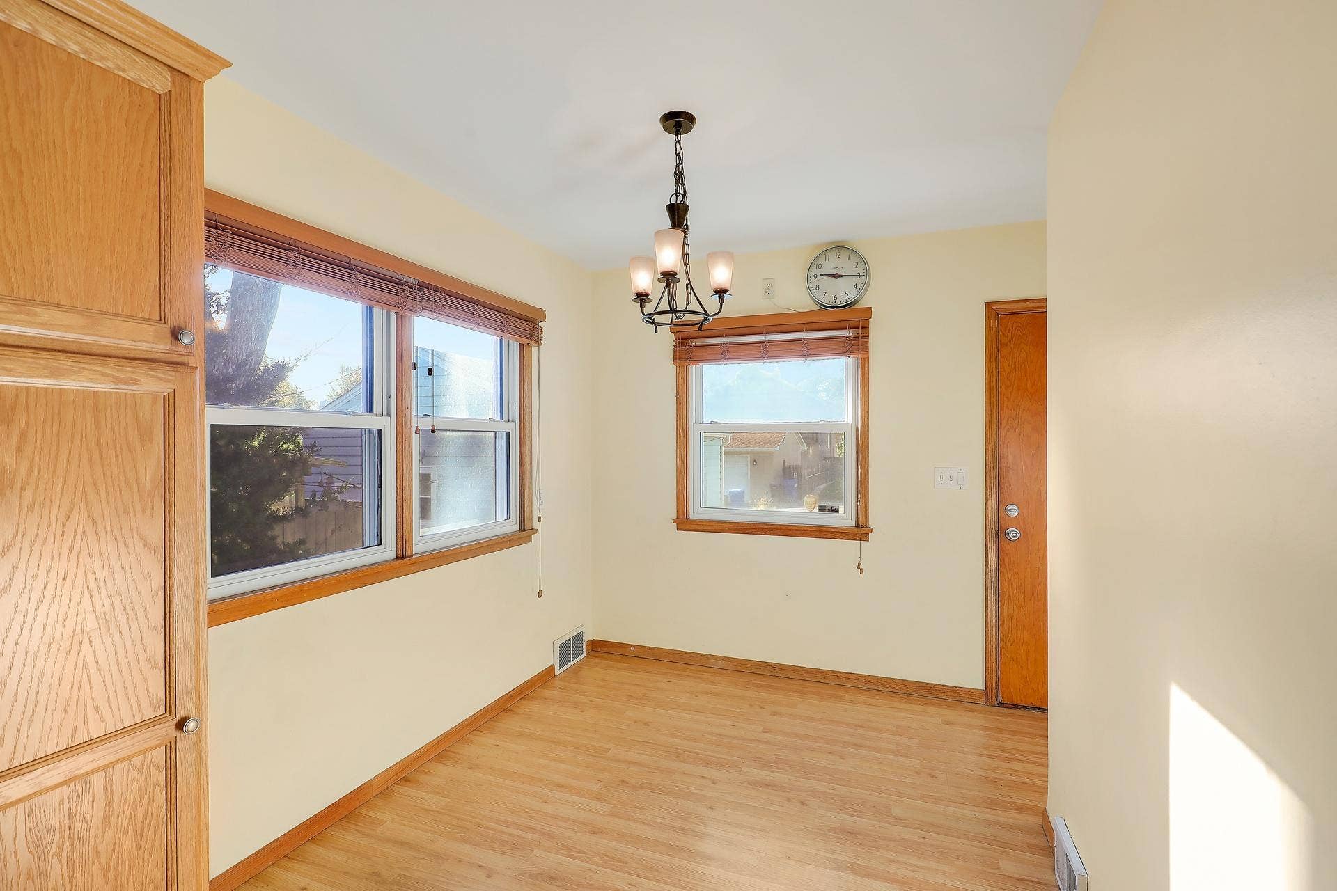 1322 Reaney Avenue, 92, Saint Paul, MN 55106 8710Photography-Web-Friendly-1322-Reaney-Avenue-East-Saint-Paul-MN-55106-15.jpg