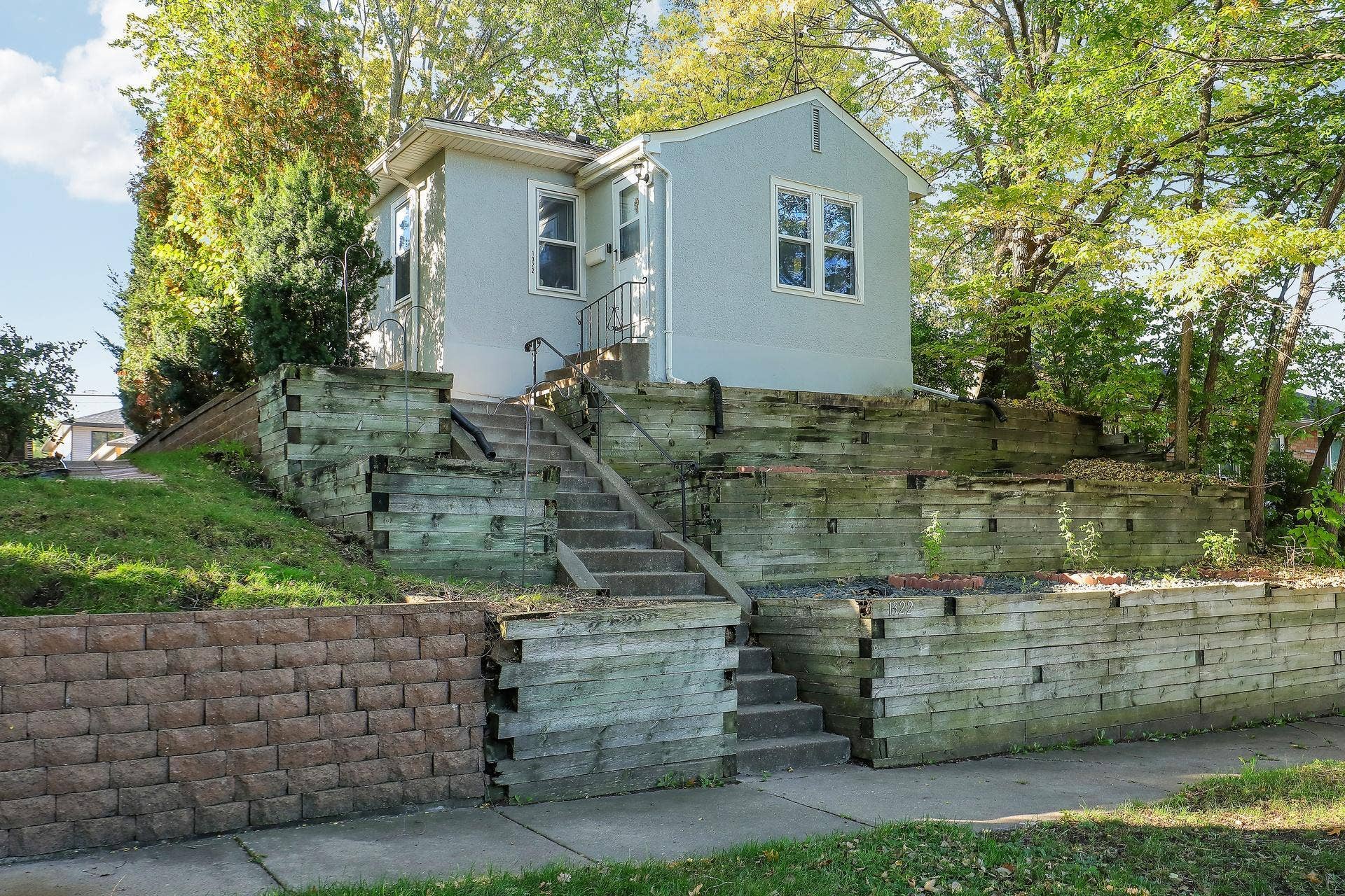 1322 Reaney Avenue, 92, Saint Paul, MN 55106 8710Photography-Web-Friendly-1322-Reaney-Avenue-East-Saint-Paul-MN-55106-3.jpg
