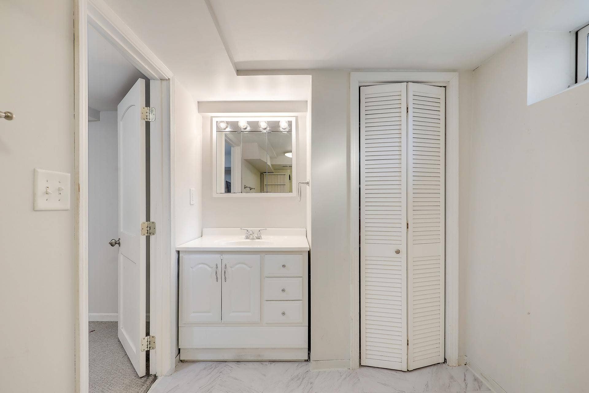 1322 Reaney Avenue, 92, Saint Paul, MN 55106 8710Photography-Web-Friendly-1322-Reaney-Avenue-East-Saint-Paul-MN-55106-40.jpg