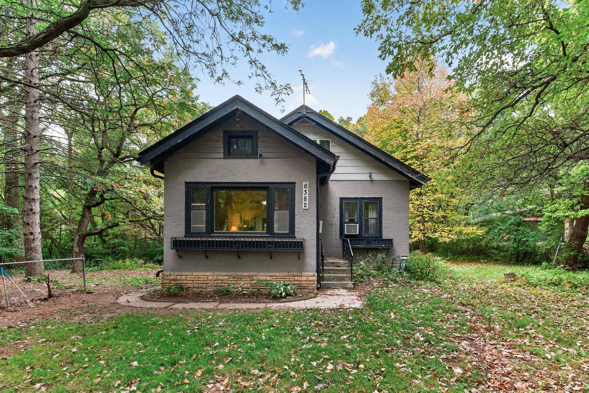 6382 Stillwater Boulevard N, Oakdale, MN 55128 03_6382_Stillwater3_mls.jpg