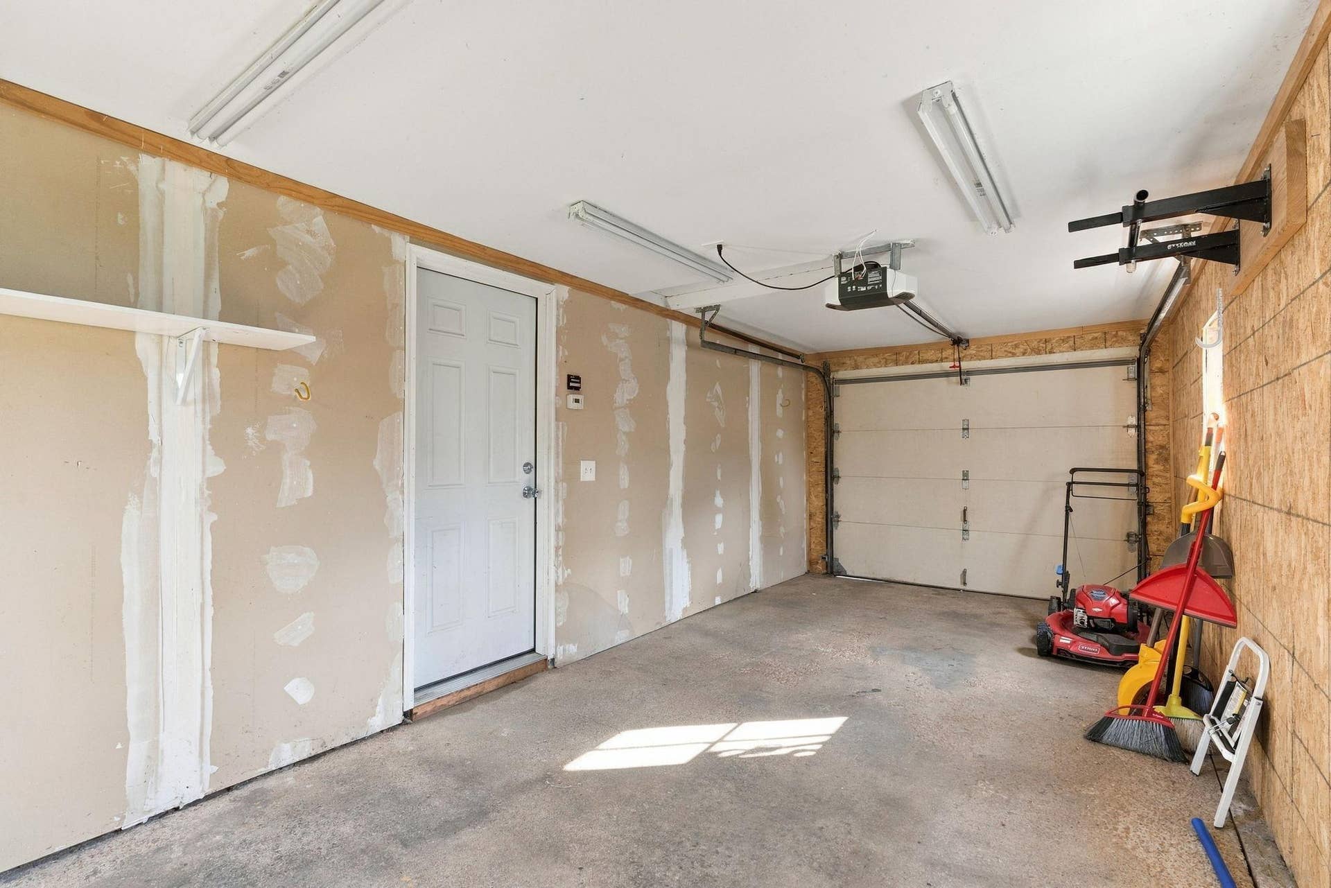 10112 Stevens Avenue S, Bloomington, MN 55420 36-web-or-mls-10112 Stevens Ave S-36.jpg