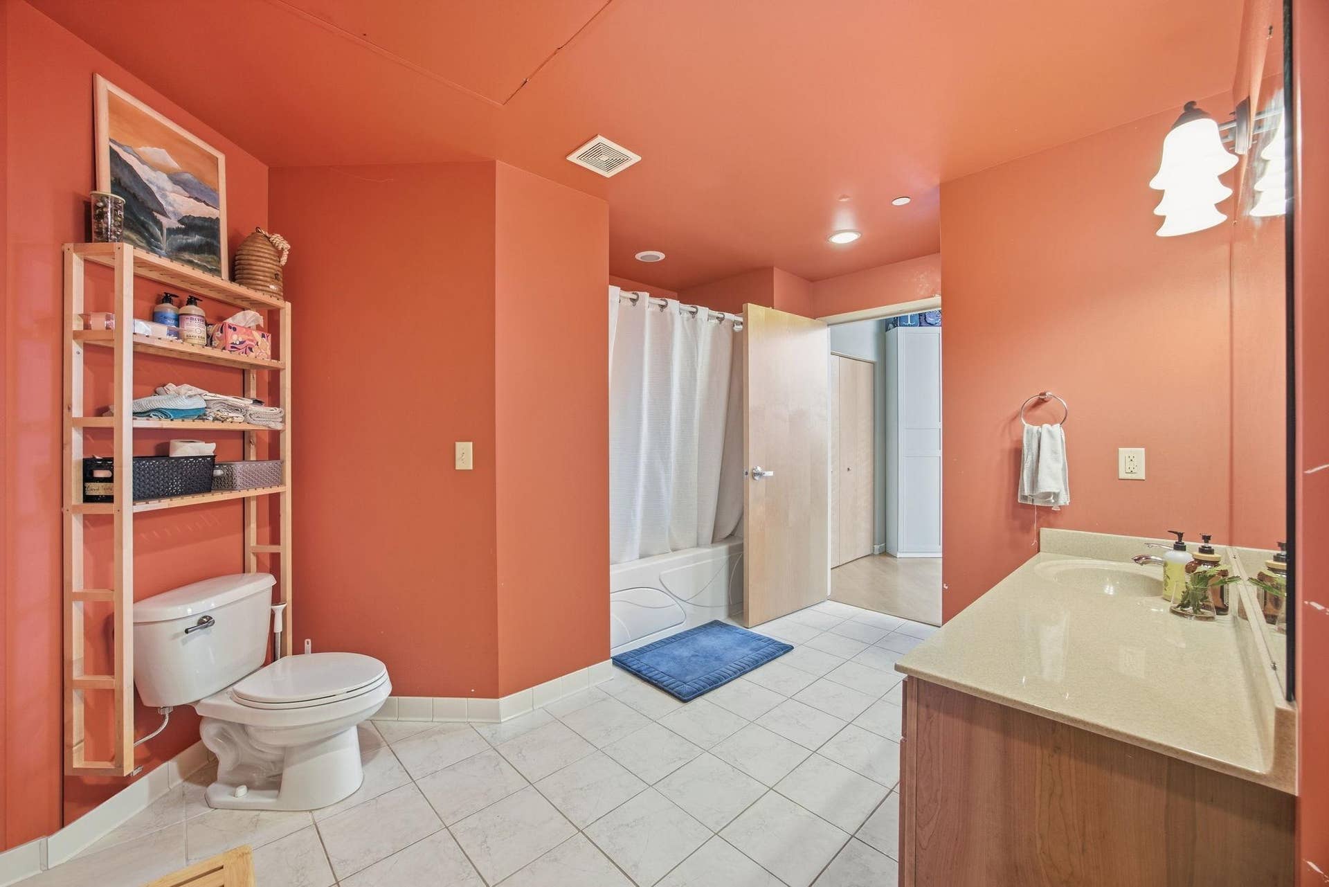1901 E Hennepin Avenue, #303, 53, Minneapolis, MN 55413 Laundry and bath