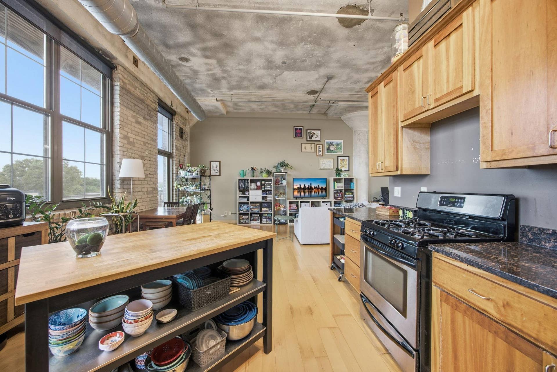 1901 E Hennepin Avenue, #303, 53, Minneapolis, MN 55413 Gas range