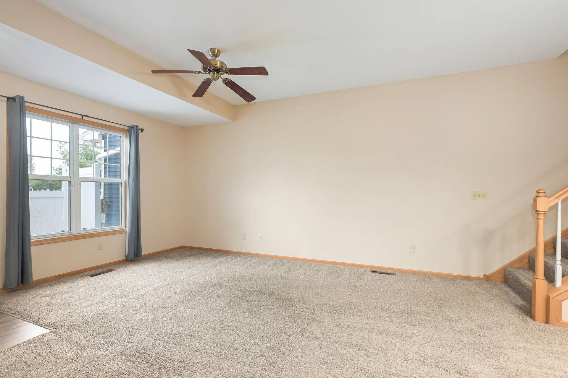 17-web-or-mls-Hickory Ln N13.jpeg