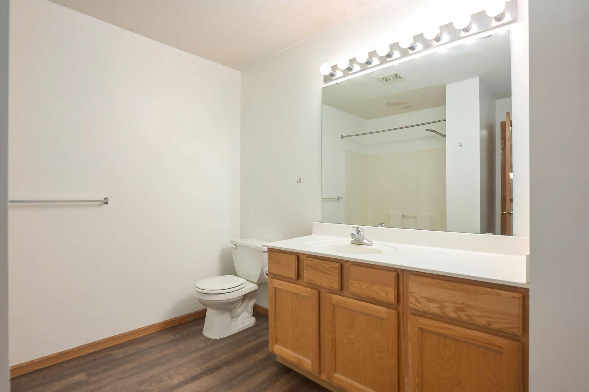 31-web-or-mls-Hickory Ln N22.jpeg