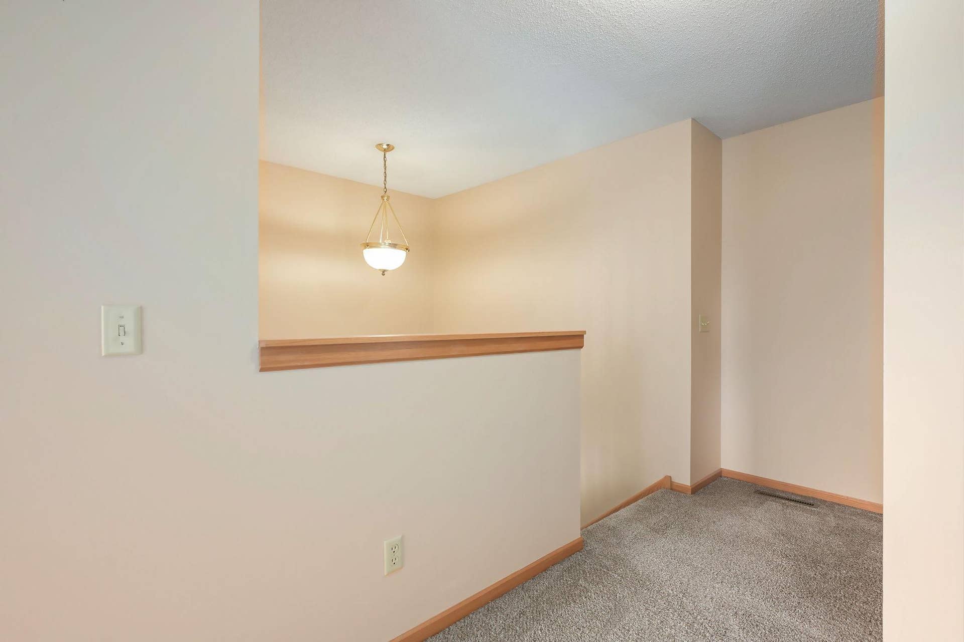 25-web-or-mls-Hickory Ln N26.jpeg
