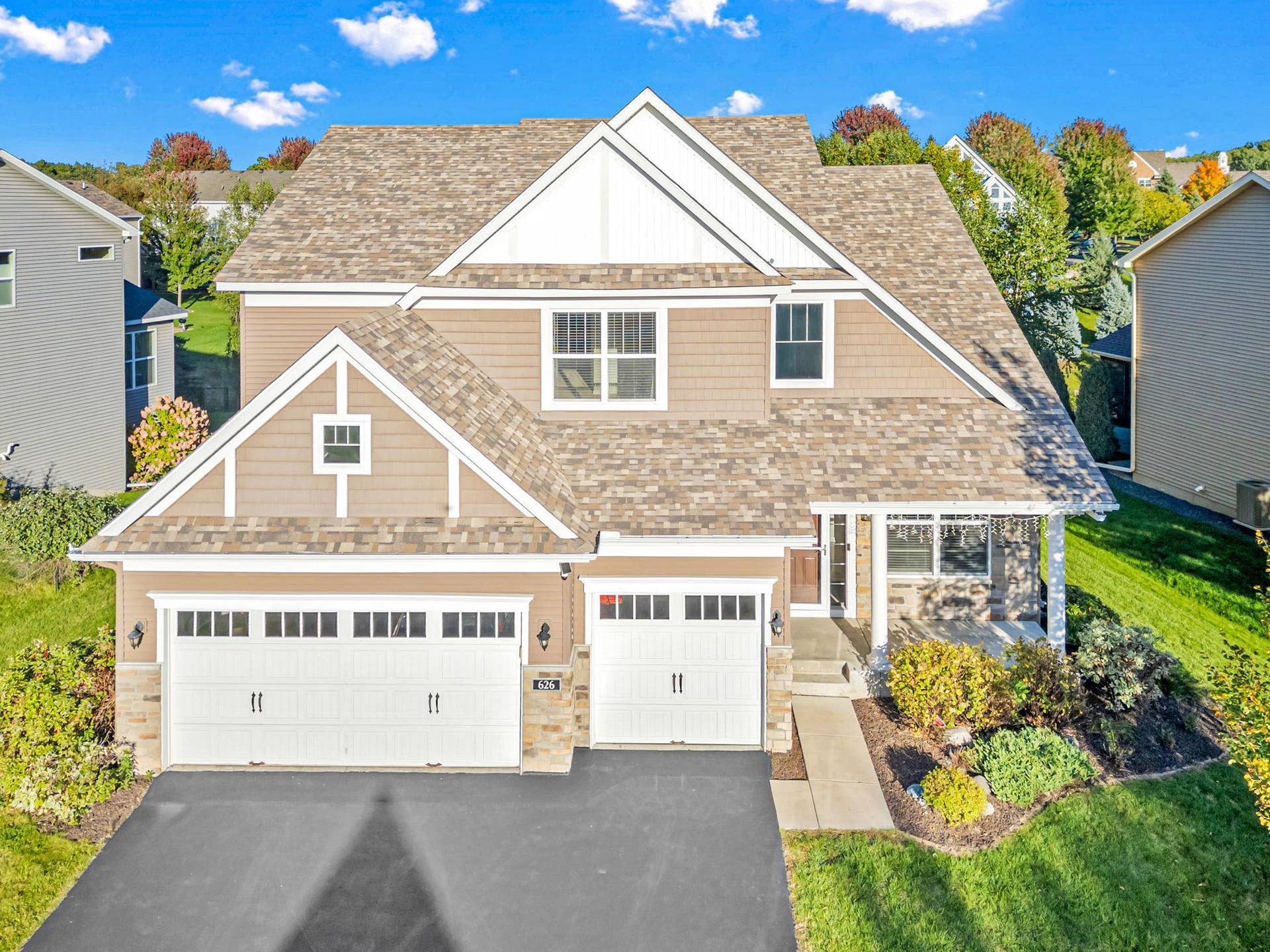 626 Eastgate Parkway, Mahtomedi, MN 55115 Welcome Home!