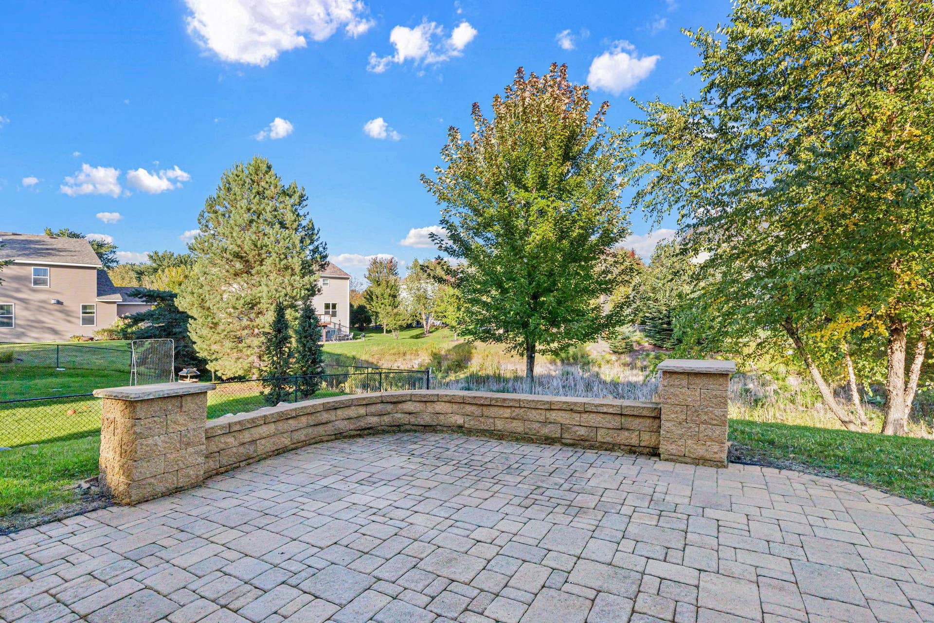626 Eastgate Parkway, Mahtomedi, MN 55115 Enjoy Evening Bonfires and Stargazing this Fall!