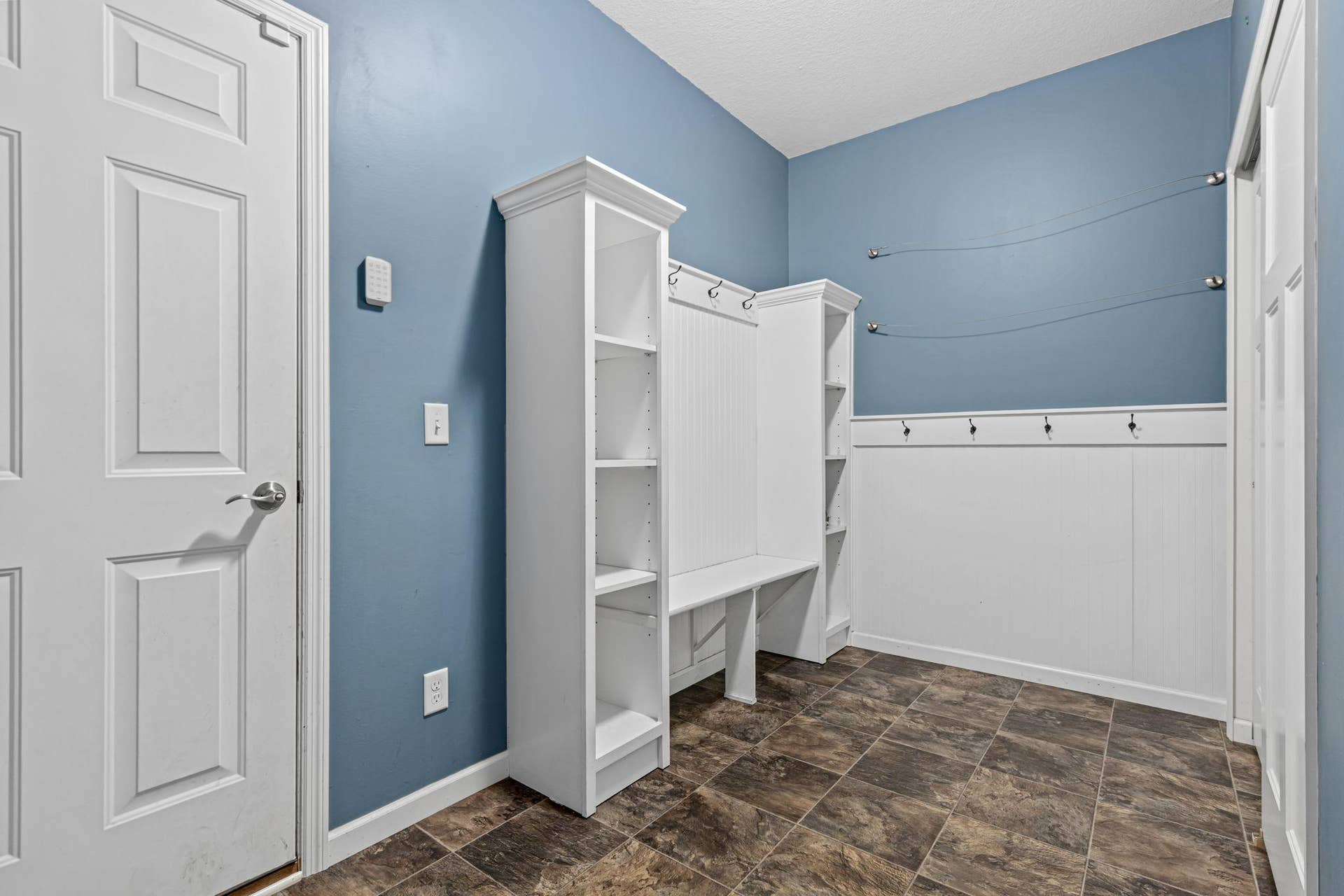 626 Eastgate Parkway, Mahtomedi, MN 55115 Mud Room with Storage!