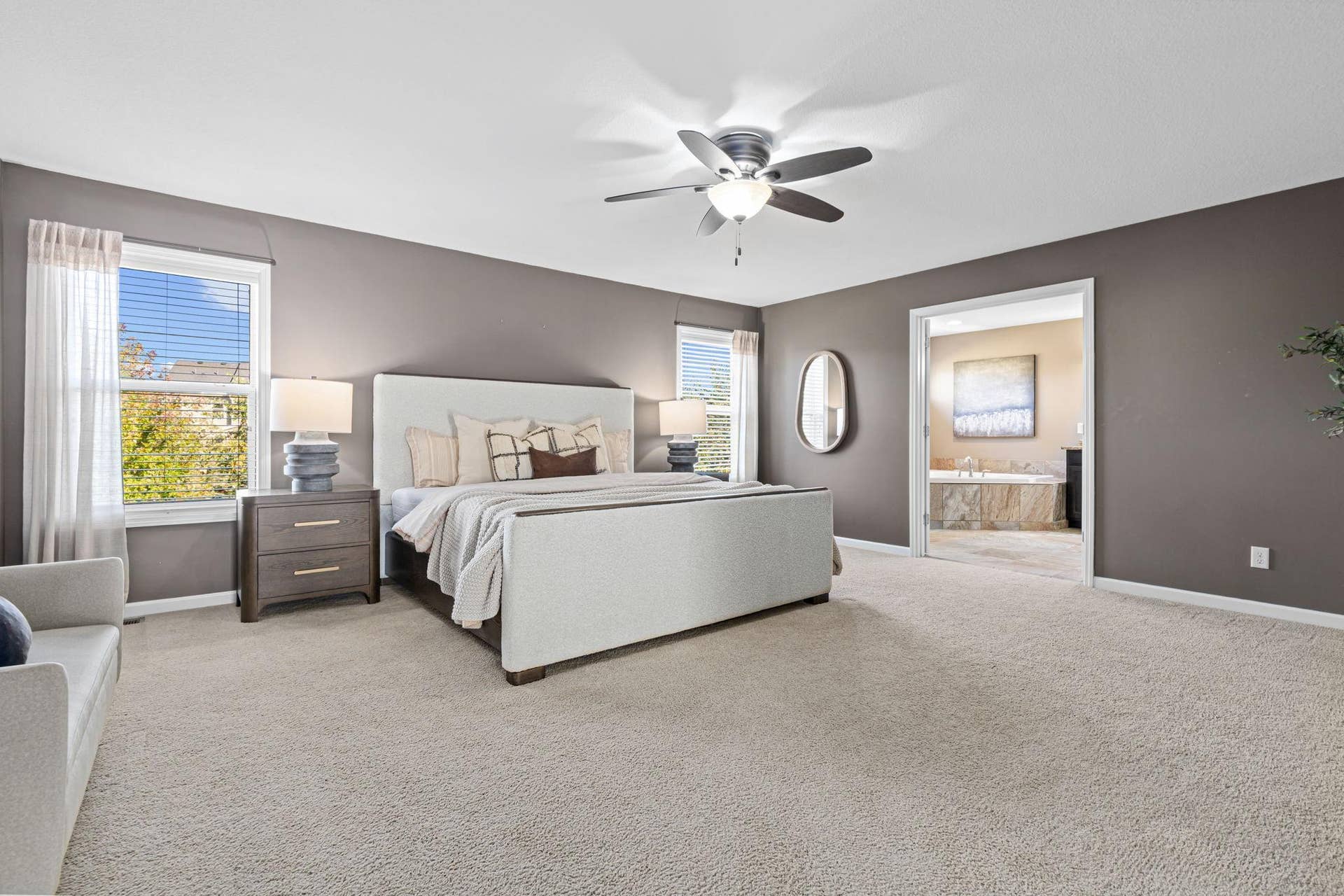 626 Eastgate Parkway, Mahtomedi, MN 55115 Spacious and Sunlit!