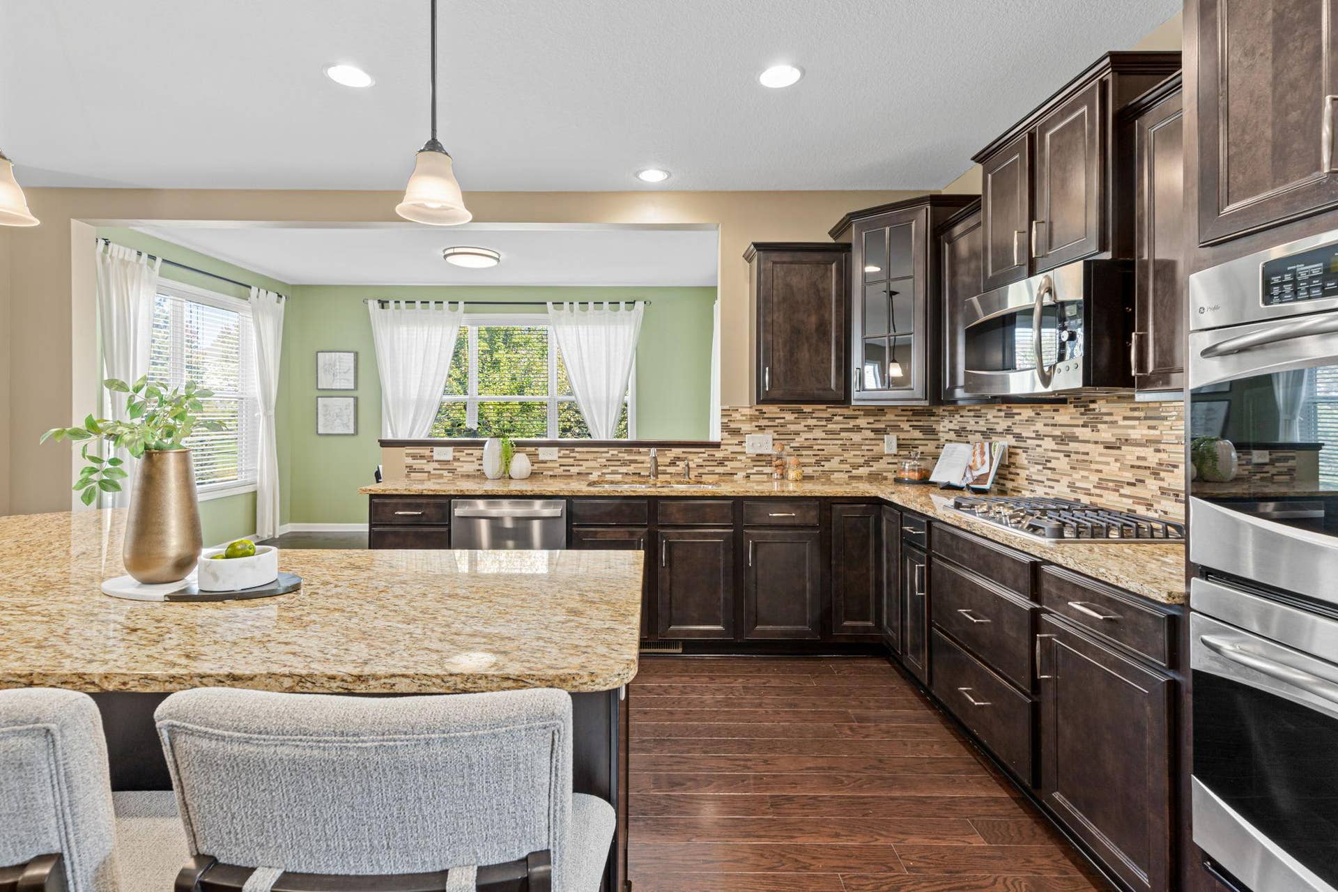 626 Eastgate Parkway, Mahtomedi, MN 55115 Stunning Dark Wood and Matching Backsplash